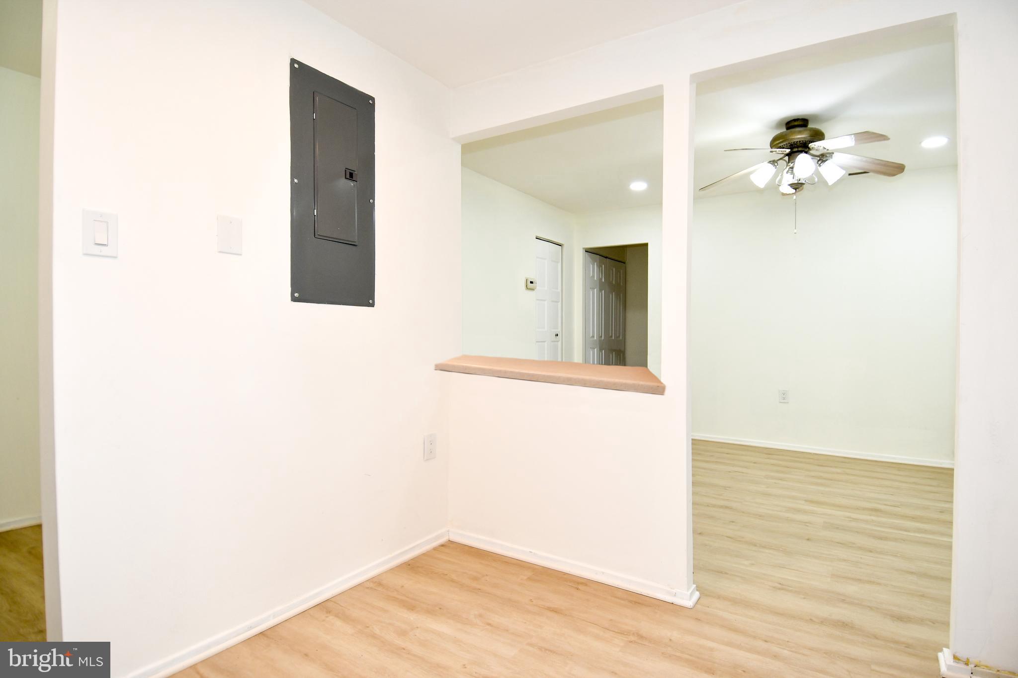 CENTER COURT - Residential