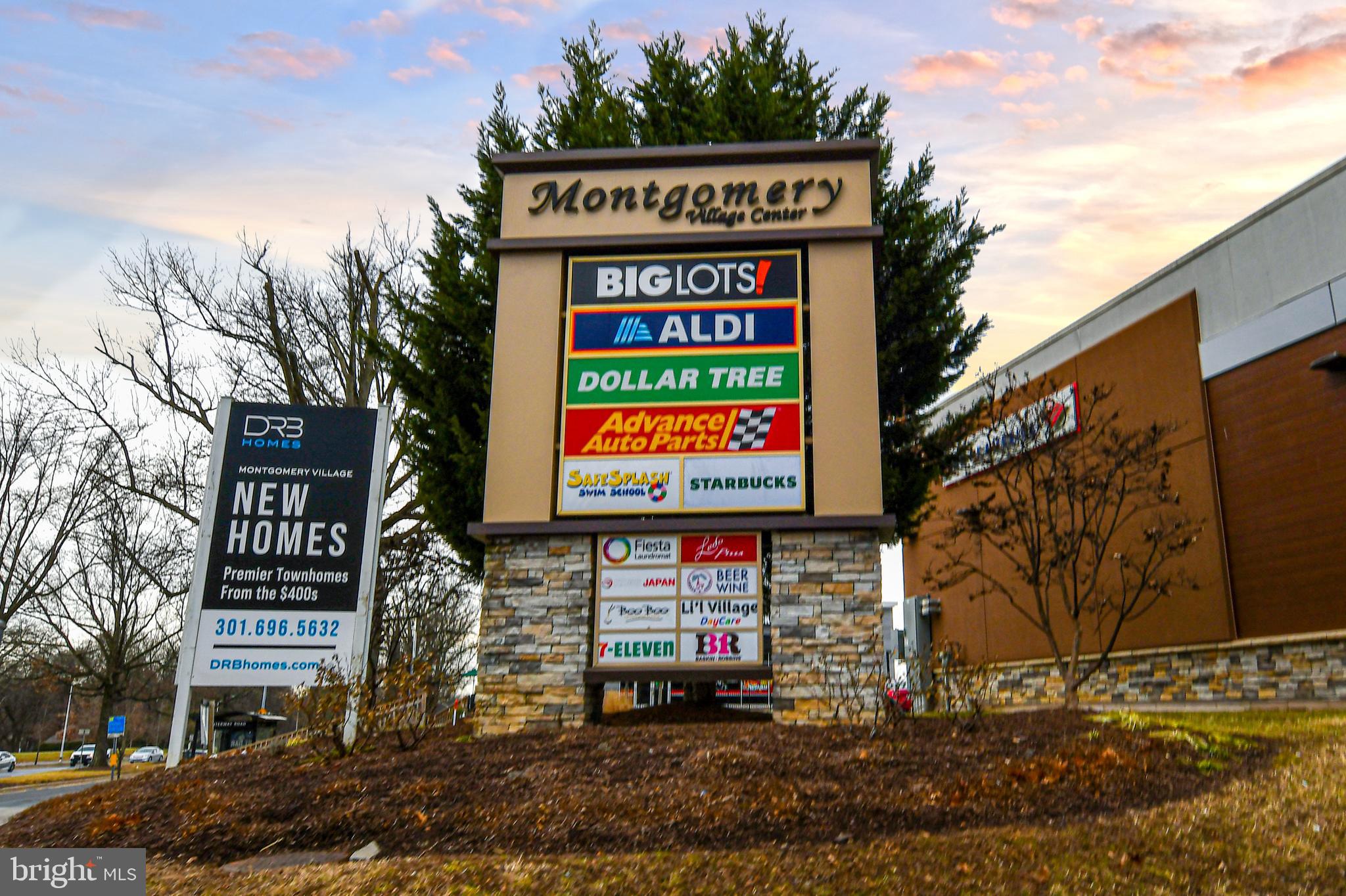 CENTER COURT - Residential