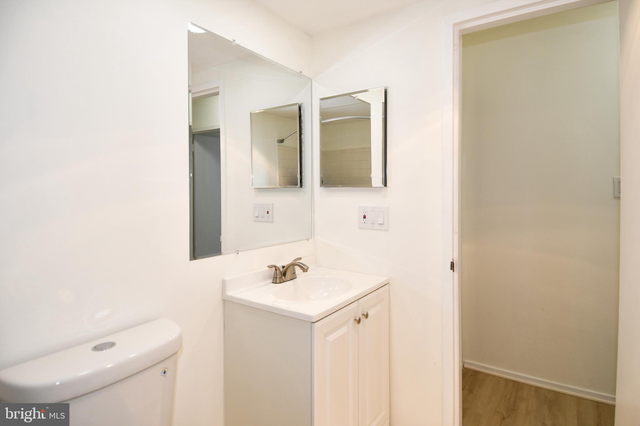 CENTER COURT - Residential