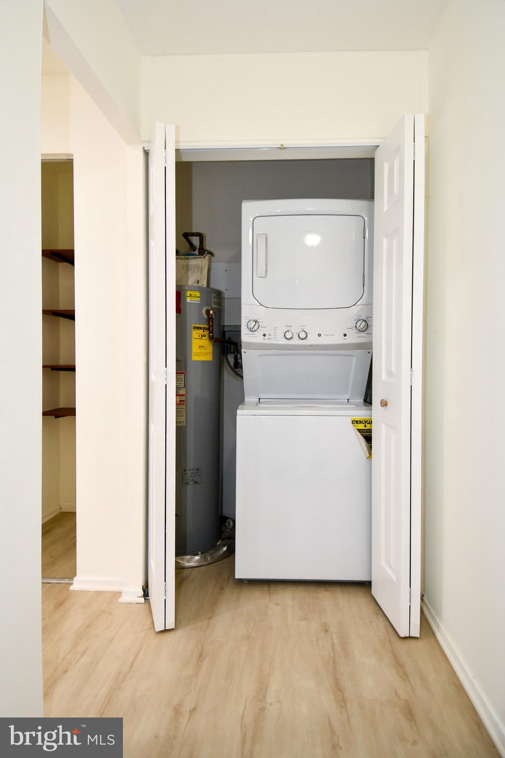 CENTER COURT - Residential