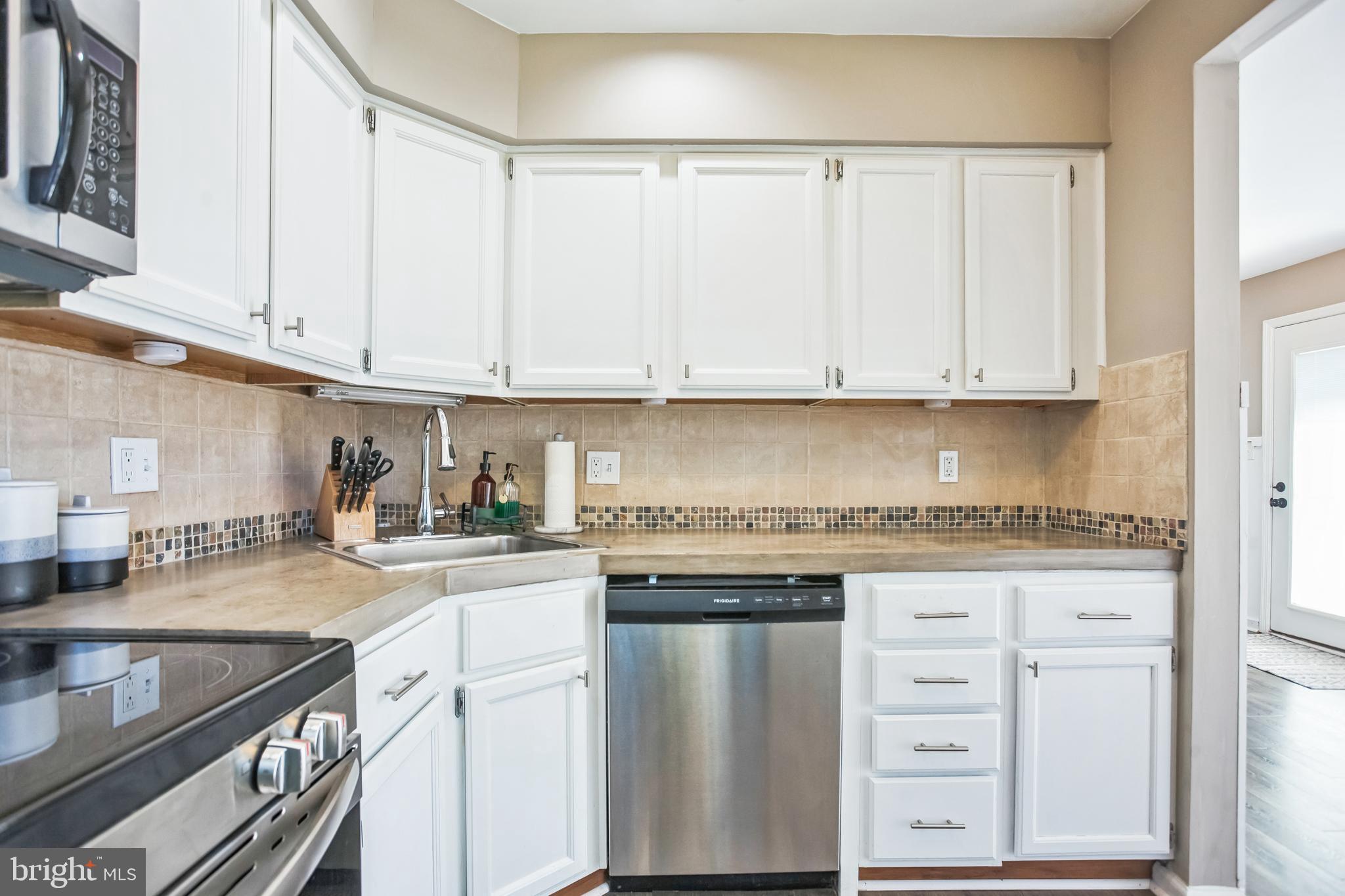 THE HIGHLANDS - Residential