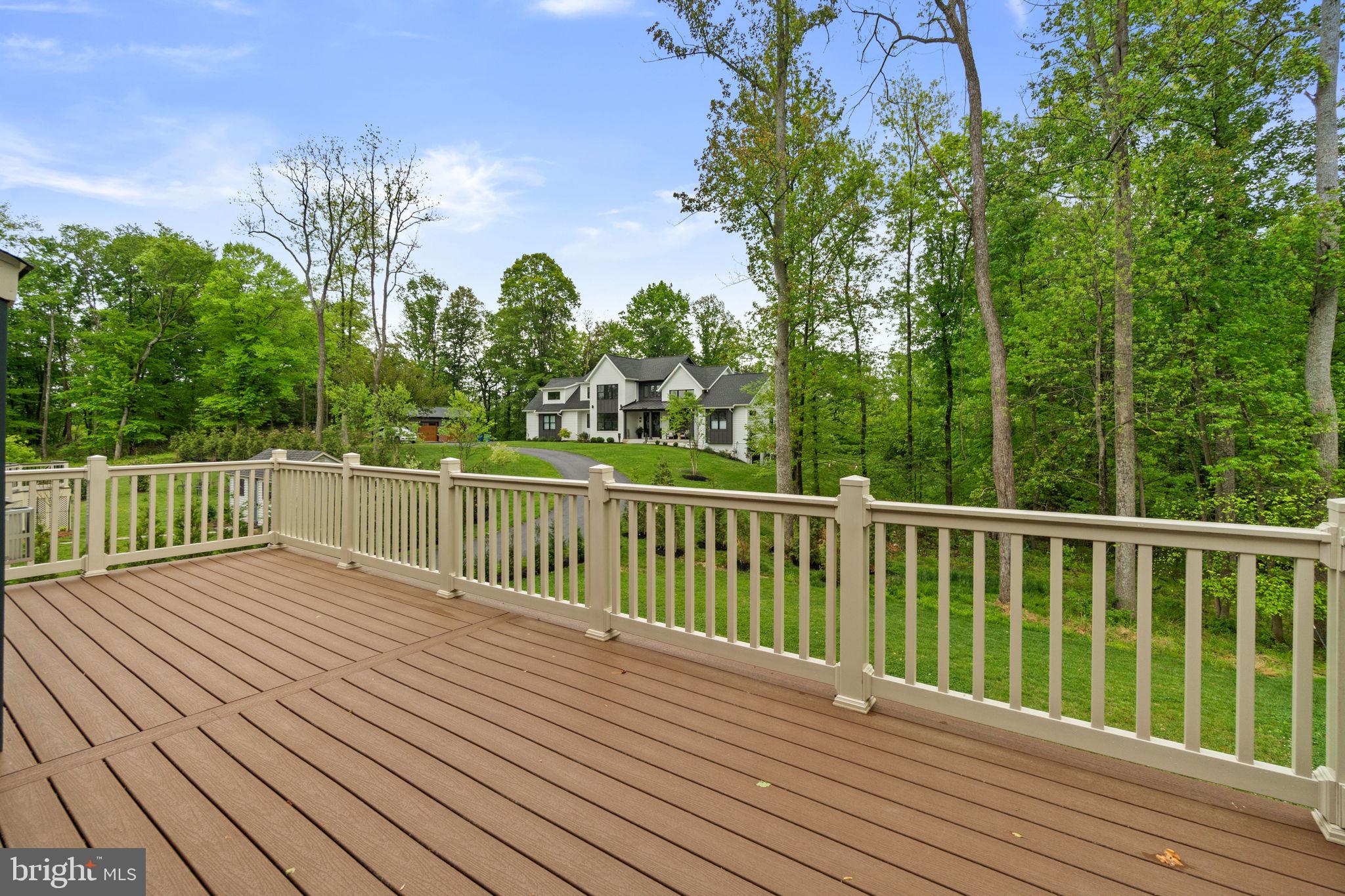 LAKE LINGANORE - Residential