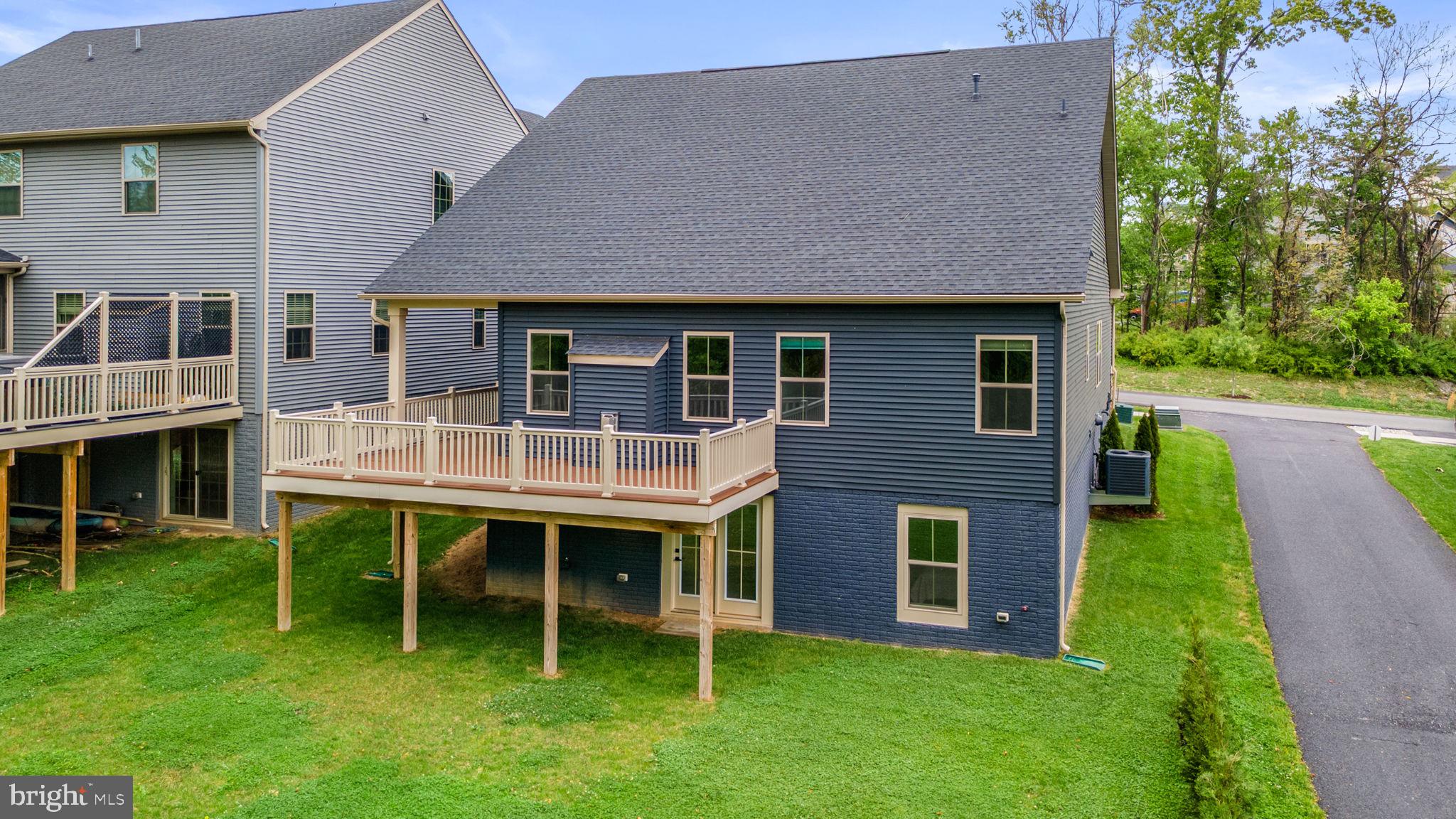 LAKE LINGANORE - Residential
