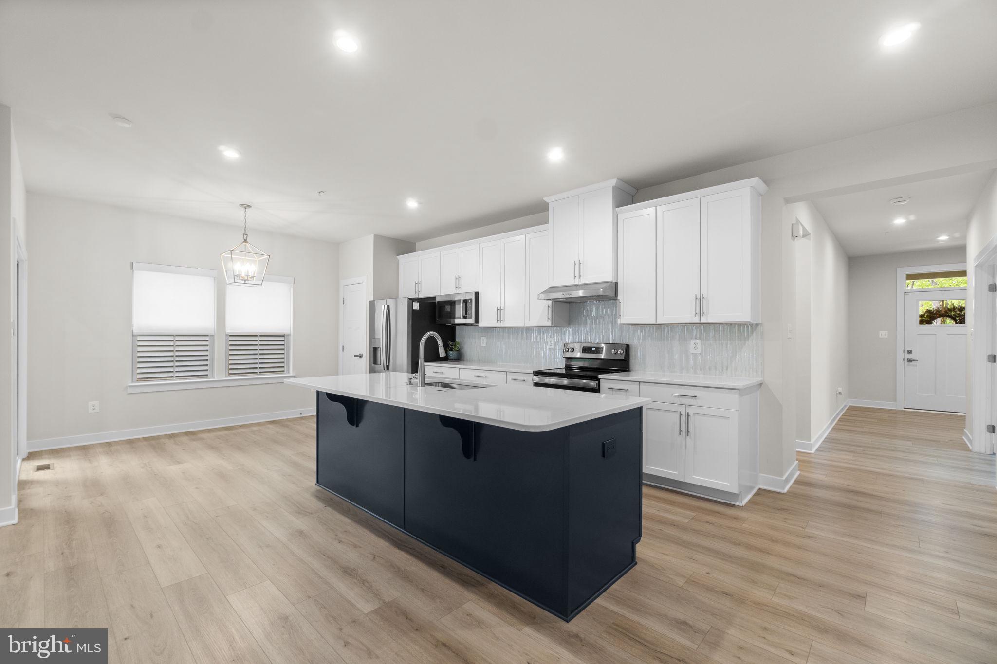 LAKE LINGANORE - Residential