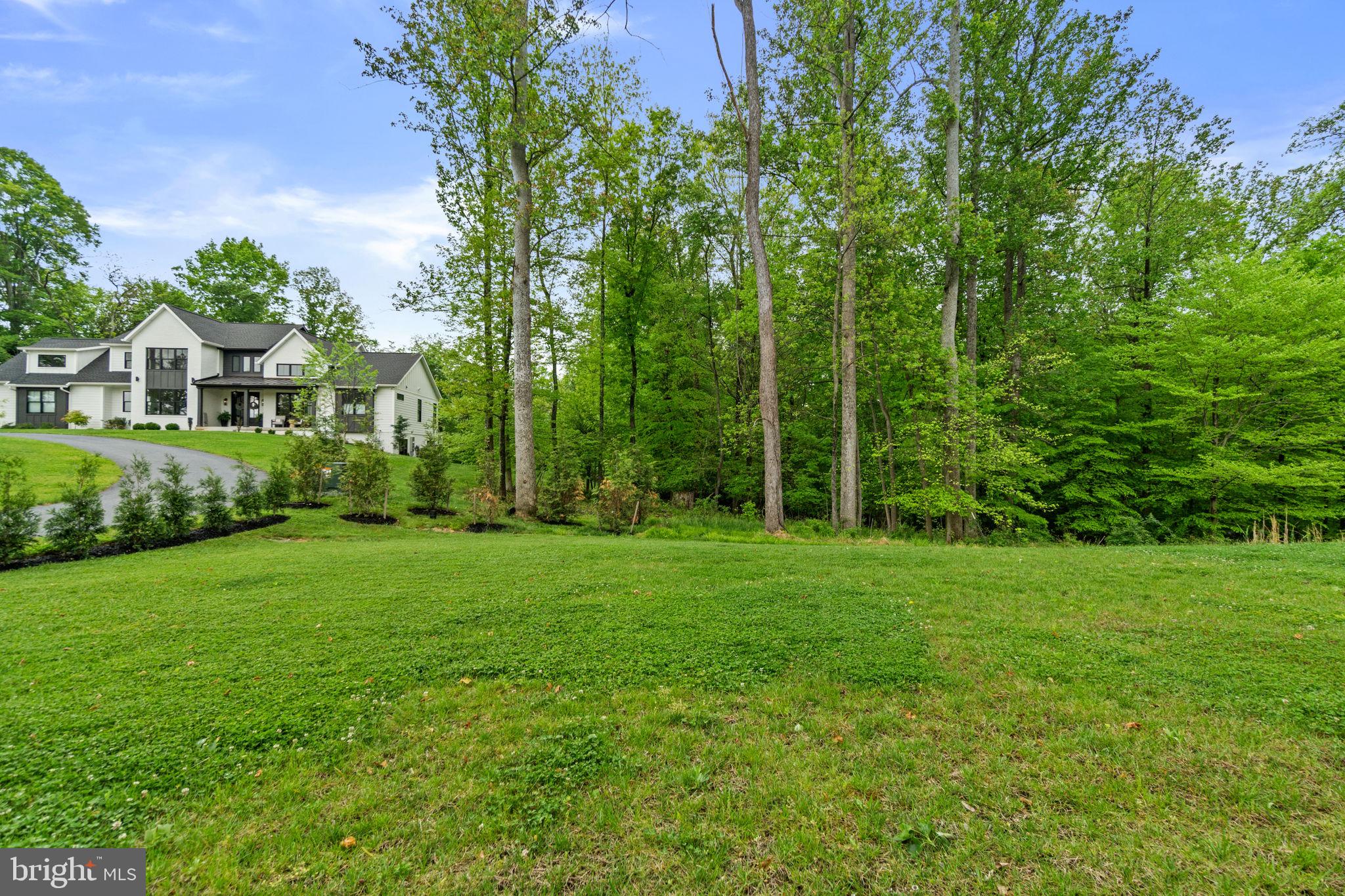 LAKE LINGANORE - Residential