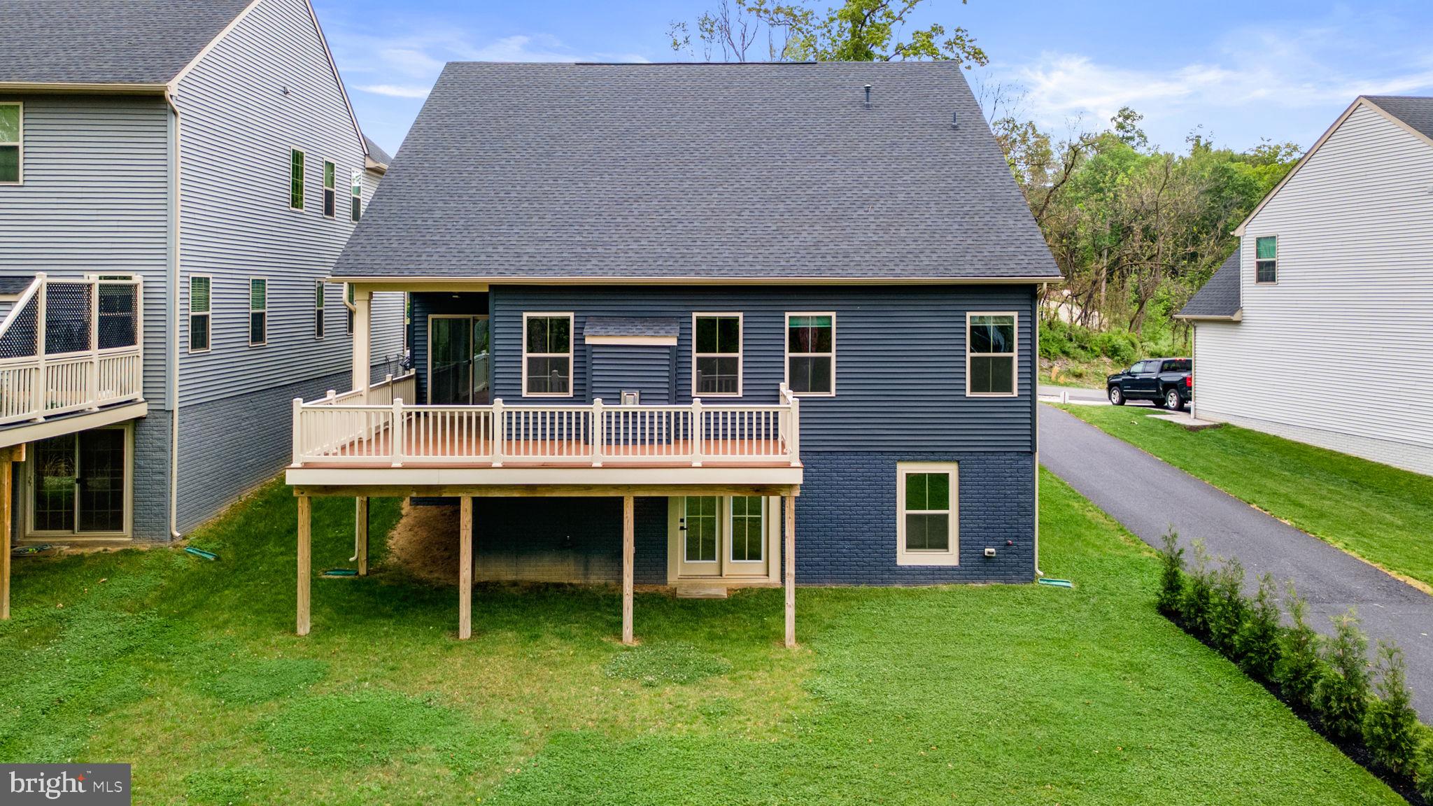LAKE LINGANORE - Residential