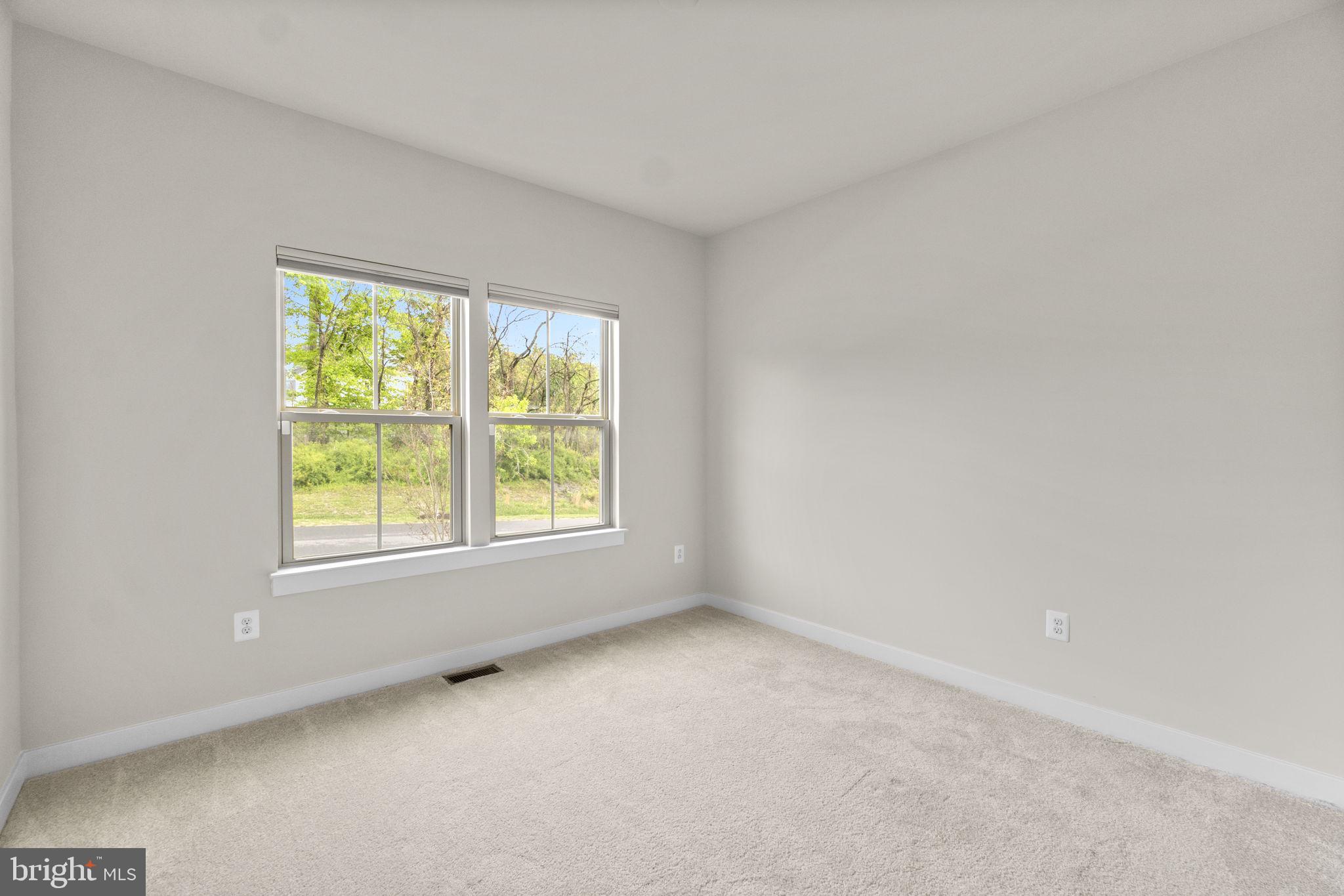 LAKE LINGANORE - Residential