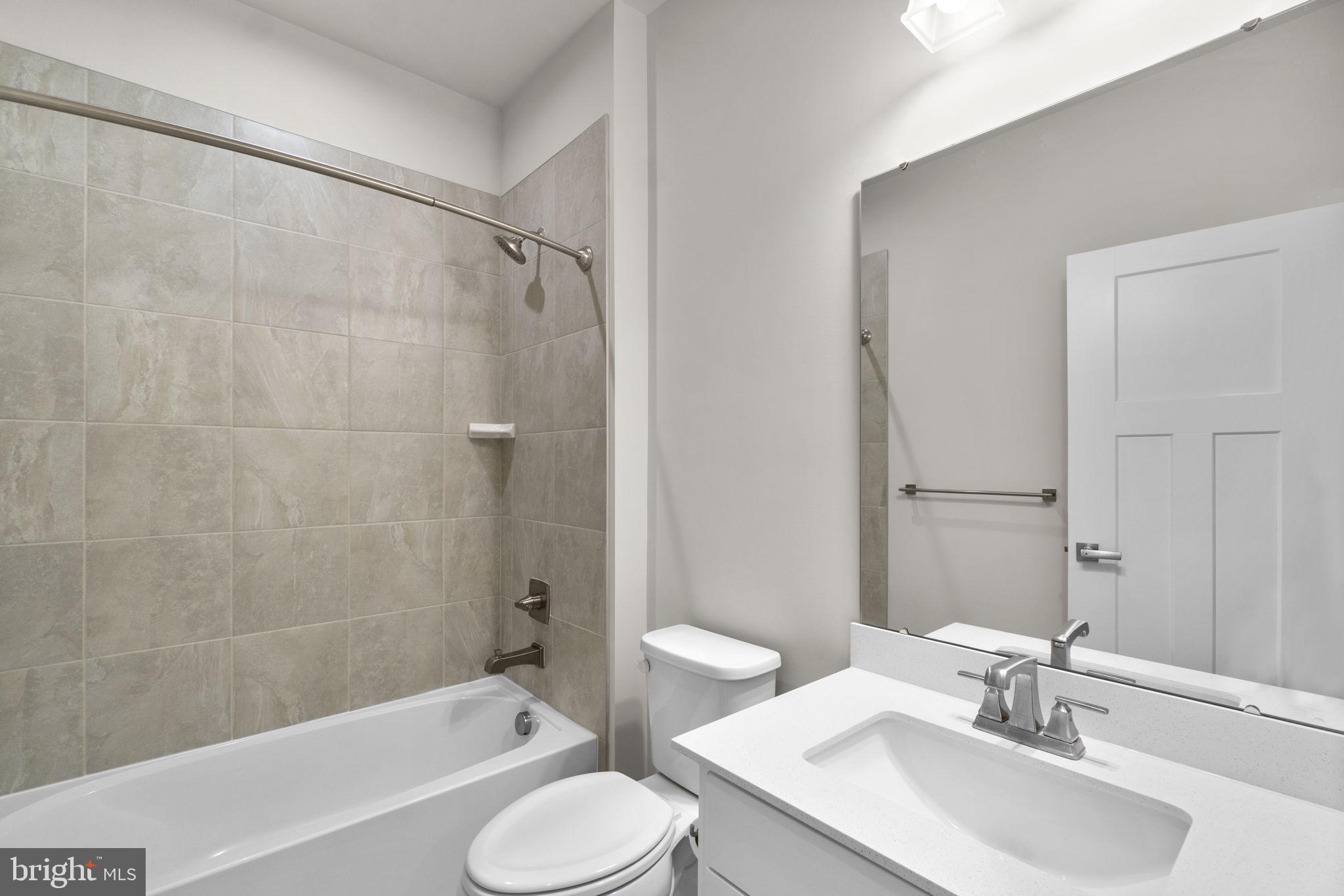 LAKE LINGANORE - Residential