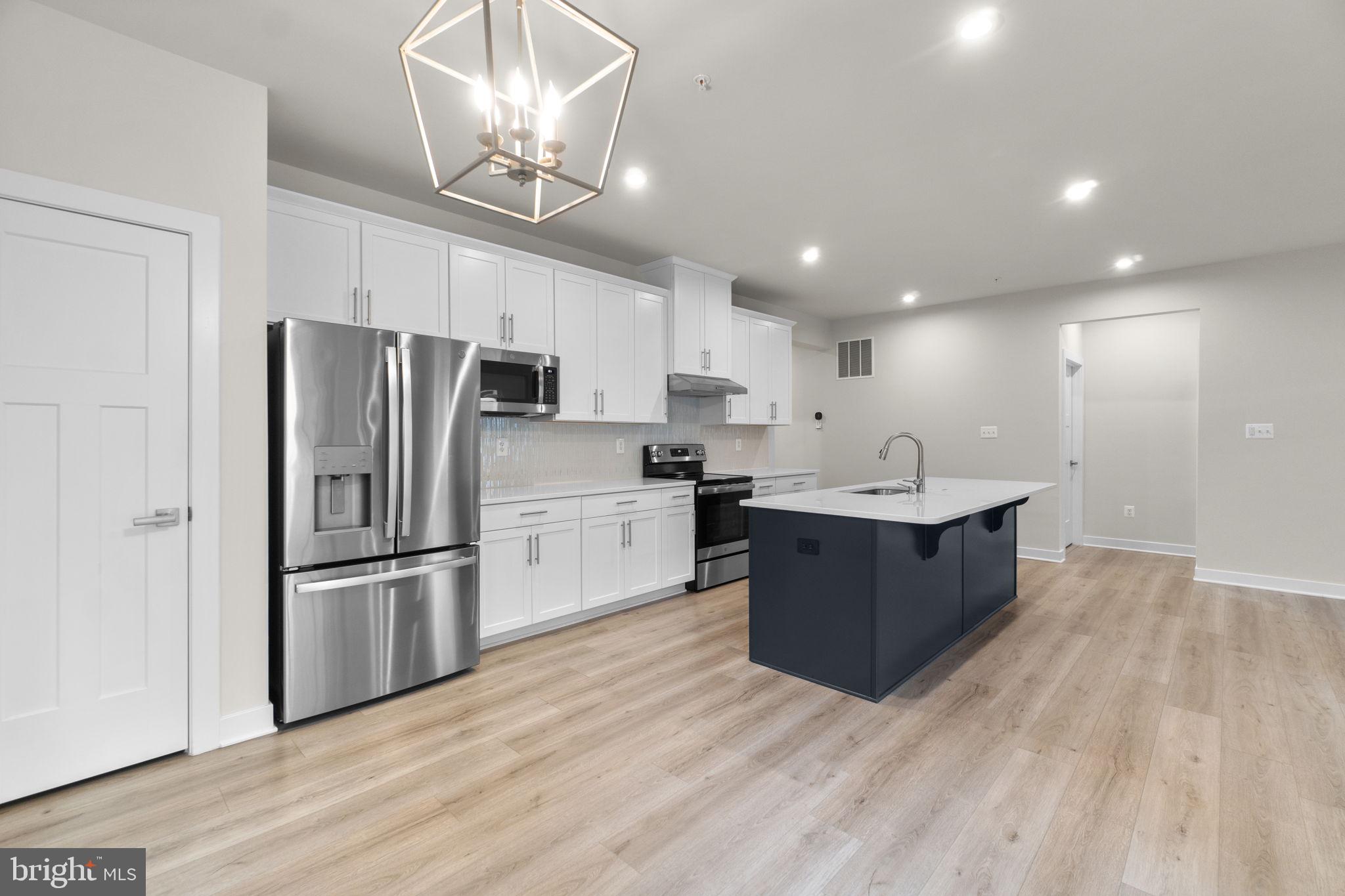 LAKE LINGANORE - Residential