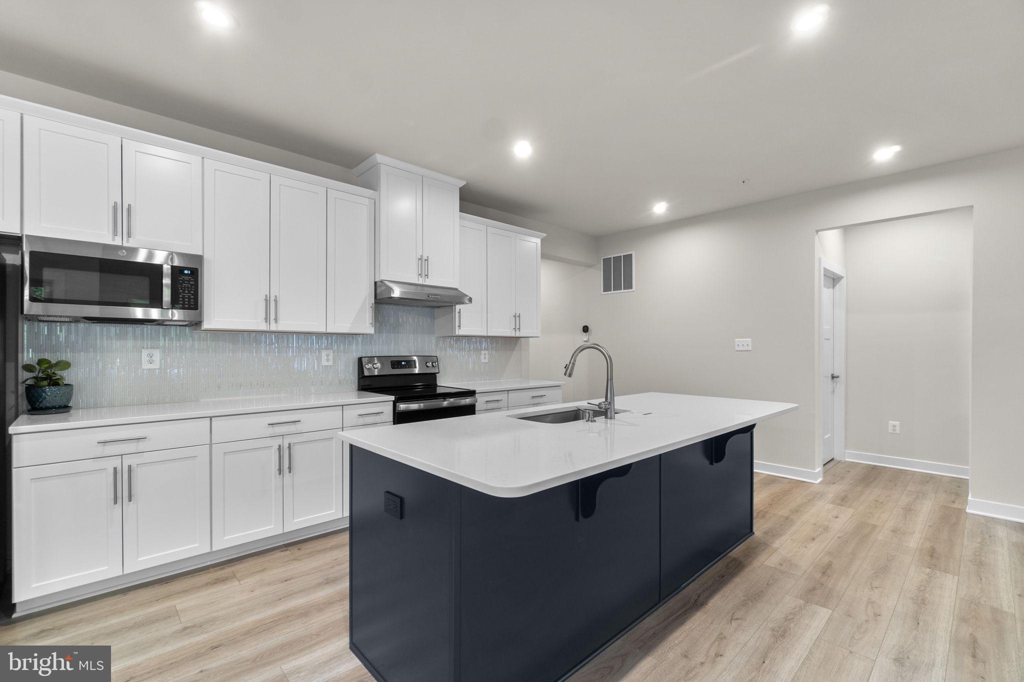 LAKE LINGANORE - Residential