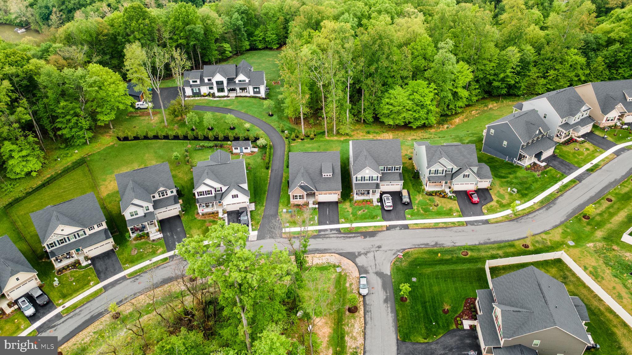 LAKE LINGANORE - Residential