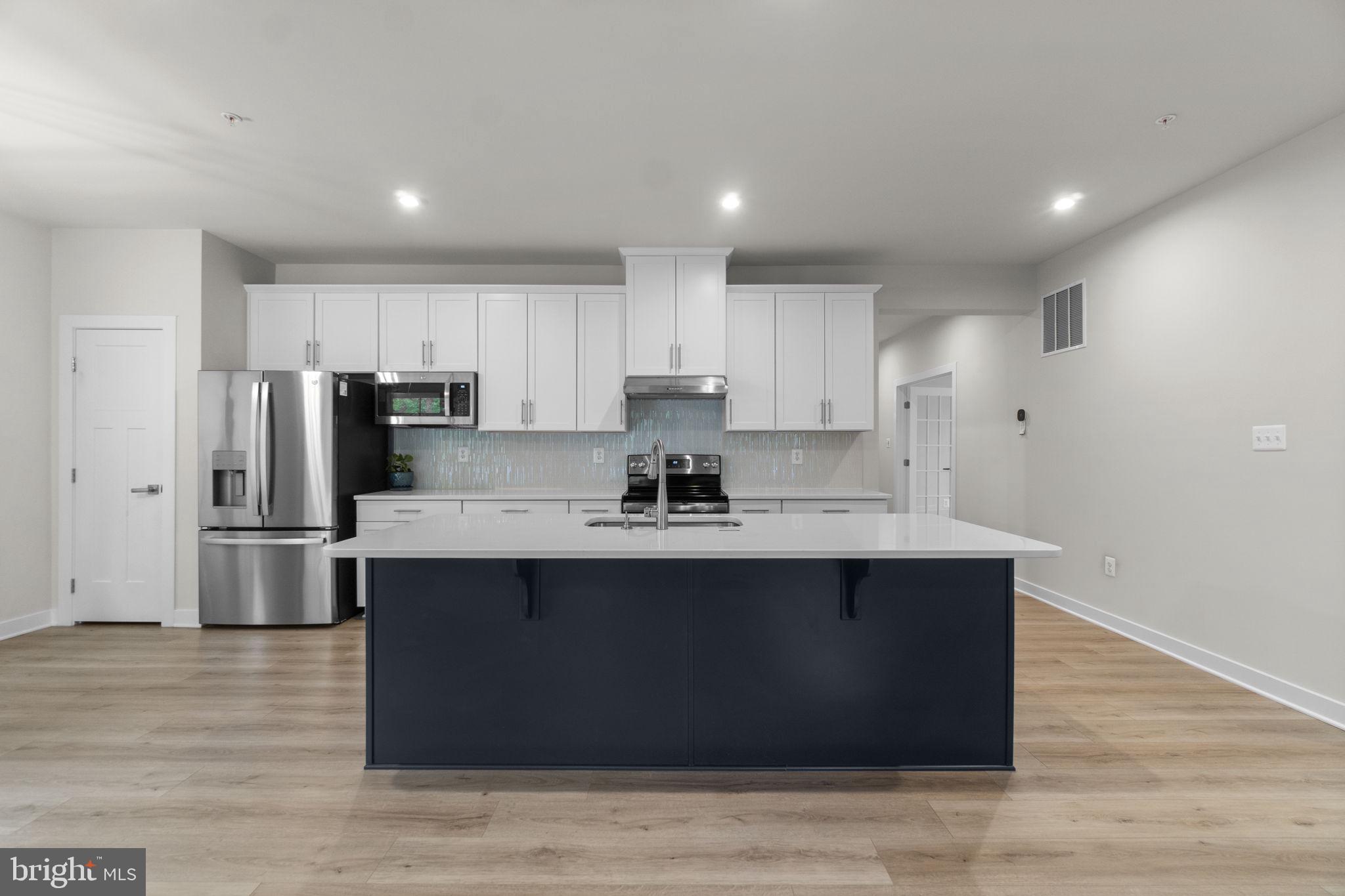 LAKE LINGANORE - Residential