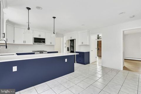 Homes For Rent - 136 Carlough Road<br/> UPPER SADDLE RIVER, NJ 07458