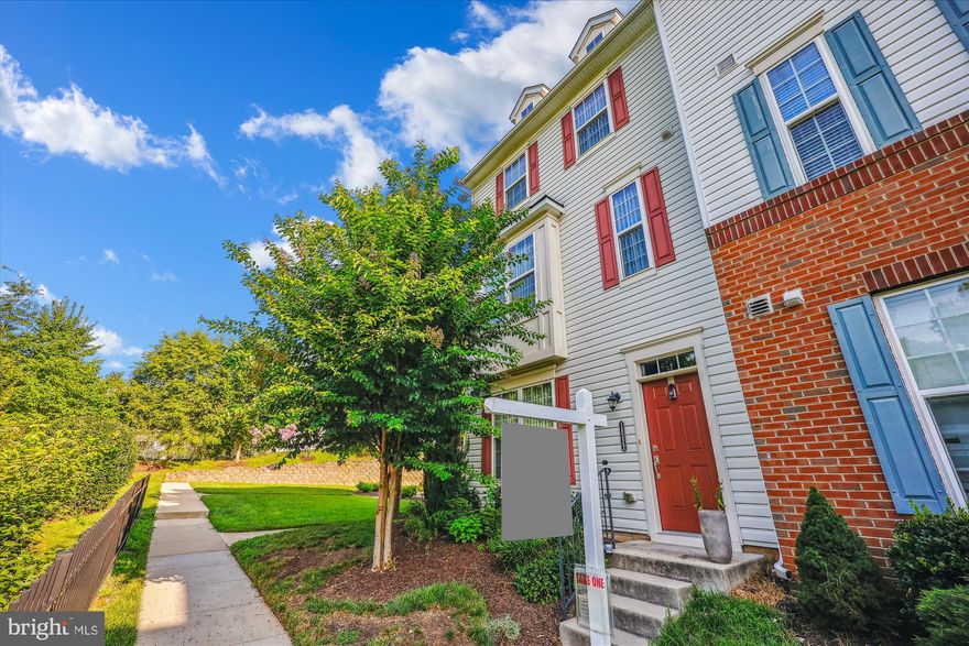 Beautiful End-Unit Townhouse for Rent – 4BR | 3.5BA | 2-Car Garage, Freshly painted throughout the house with brand new LVP flooring in bedrooms.
Spacious and sun-filled, this freshly painted 4-bedroom, 3.5-bath end-unit townhouse is in excellent move-in ready condition! The ground-level bedroom with a full bath offers perfect flexibility for guests or a home office. Enjoy cooking in the gourmet kitchen featuring granite countertops, hardwood floors, gas cooking, and an open layout ideal for entertaining. The main level opens to a private deck, perfect for relaxing or dining al fresco. Additional highlights include a 2-car garage, hardwood floors throughout the main level, and generous living space across three finished levels. Conveniently located near shopping, dining, and major commuter routes. Don’t miss this opportunity.
