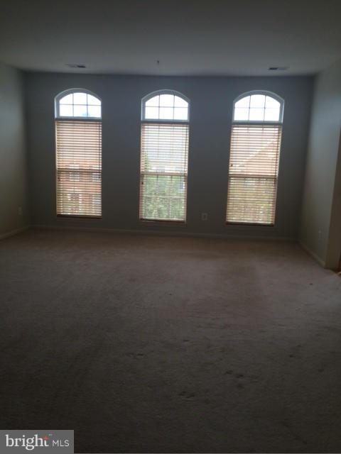 COUNTY CENTER/LANDBAY - Residential