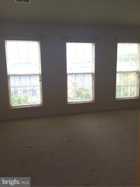 COUNTY CENTER/LANDBAY - Residential