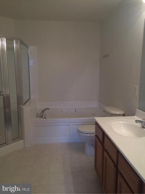 COUNTY CENTER/LANDBAY - Residential