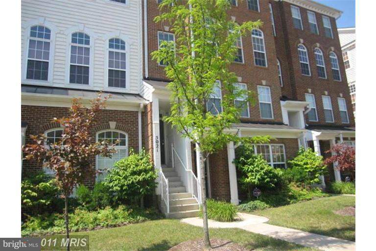 COUNTY CENTER/LANDBAY - Residential