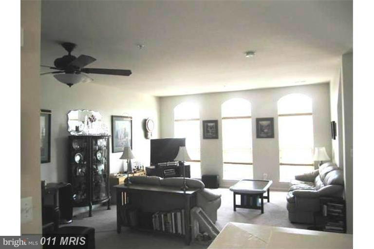 COUNTY CENTER/LANDBAY - Residential