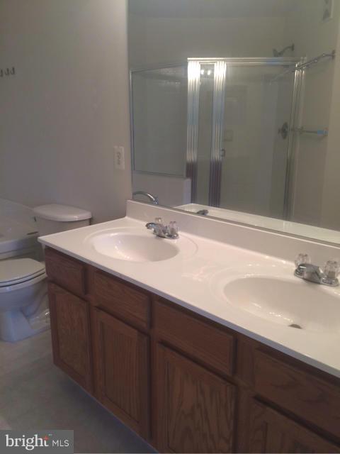 COUNTY CENTER/LANDBAY - Residential