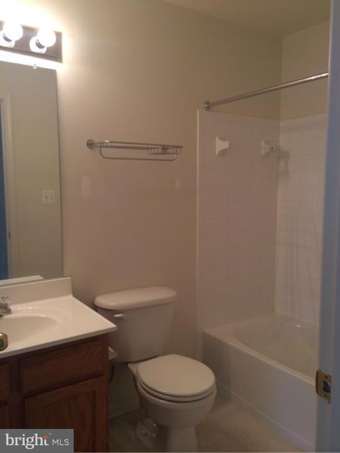 COUNTY CENTER/LANDBAY - Residential