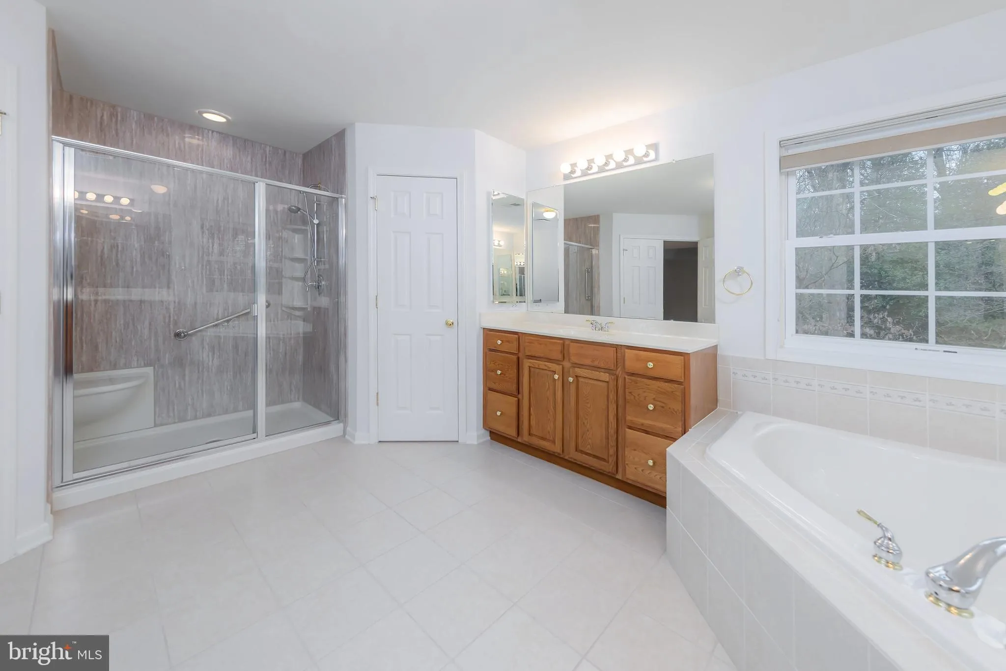 Elmer, New Jersey 08318, United States, 4 Bedrooms Bedrooms, ,4 BathroomsBathrooms,Residential,Active,96048