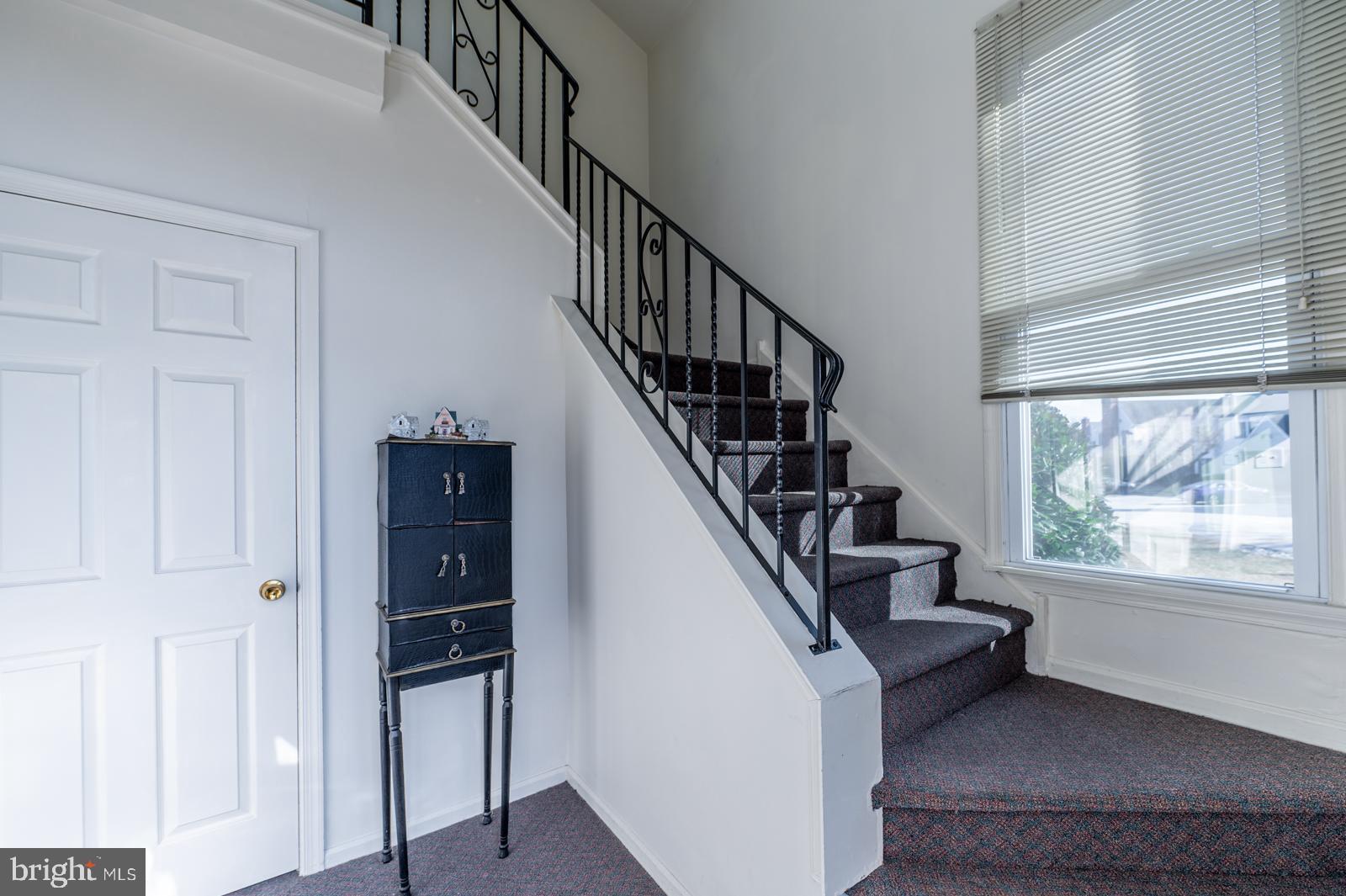 TRENT MANOR - Residential