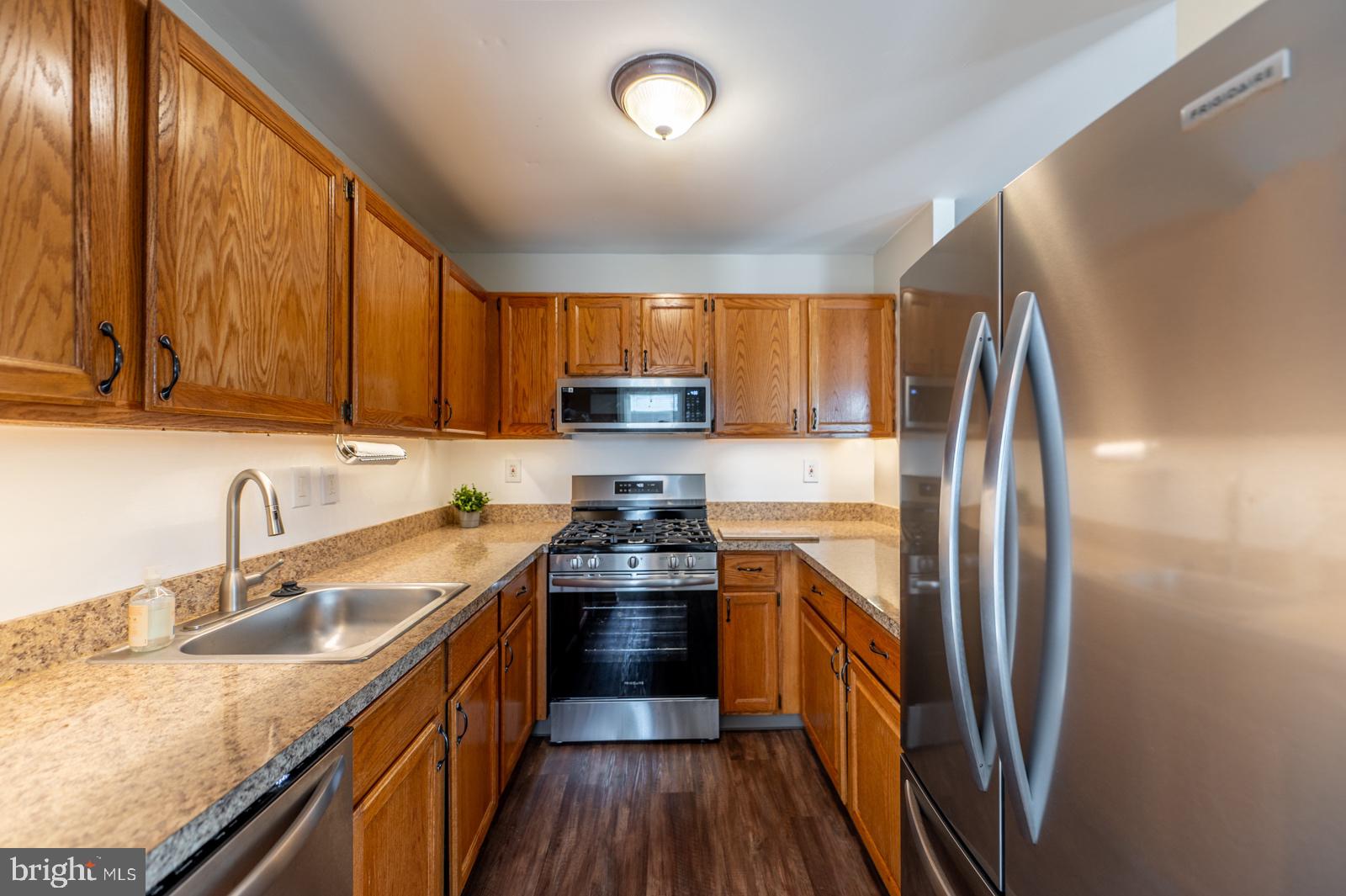 TRENT MANOR - Residential