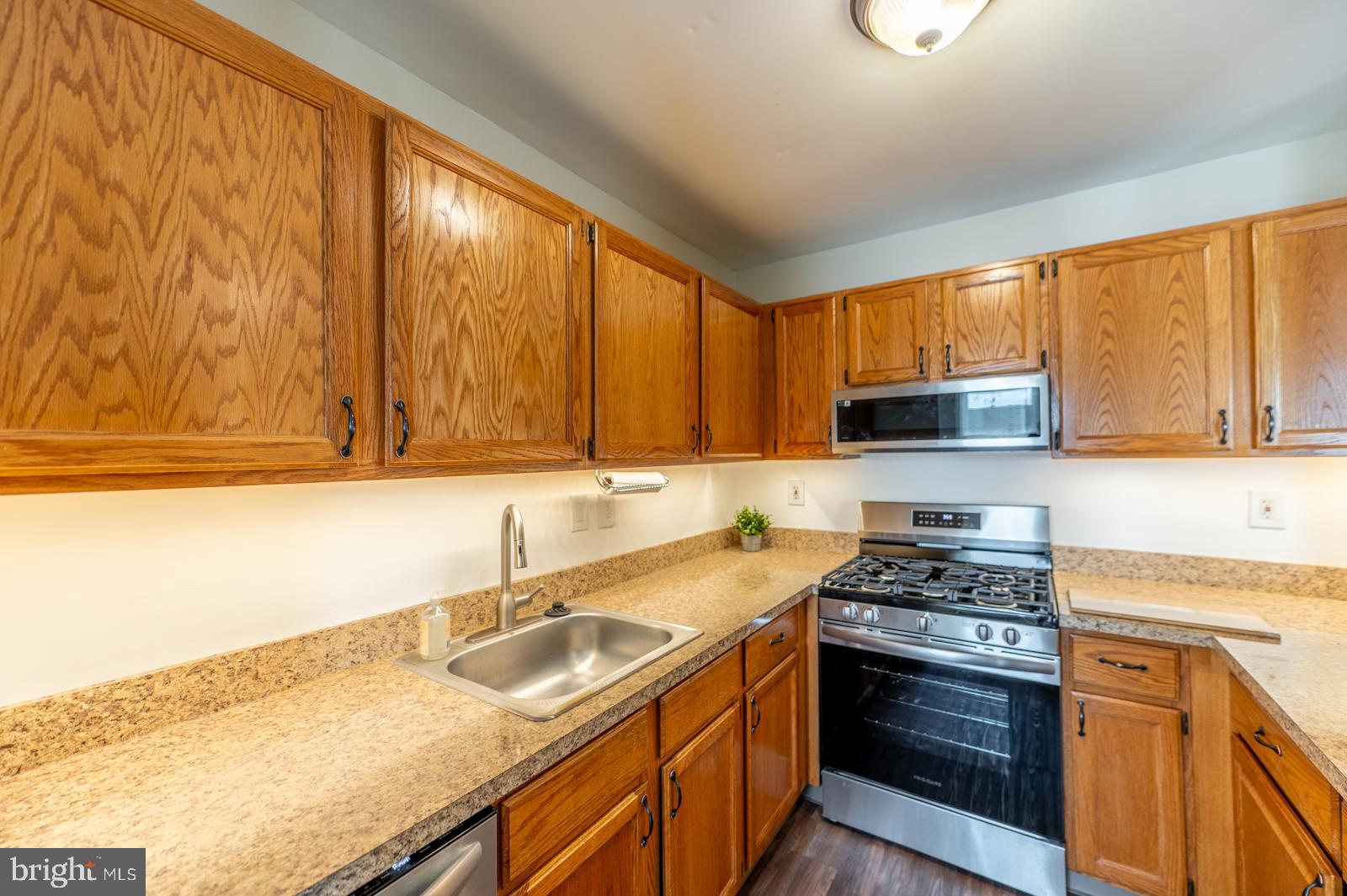 TRENT MANOR - Residential