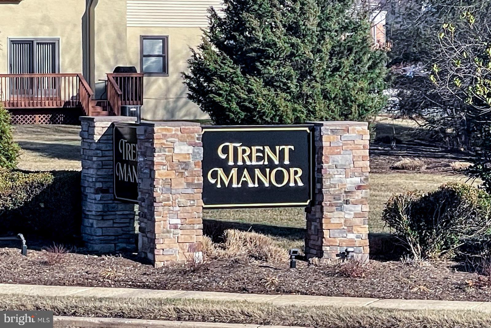 TRENT MANOR - Residential