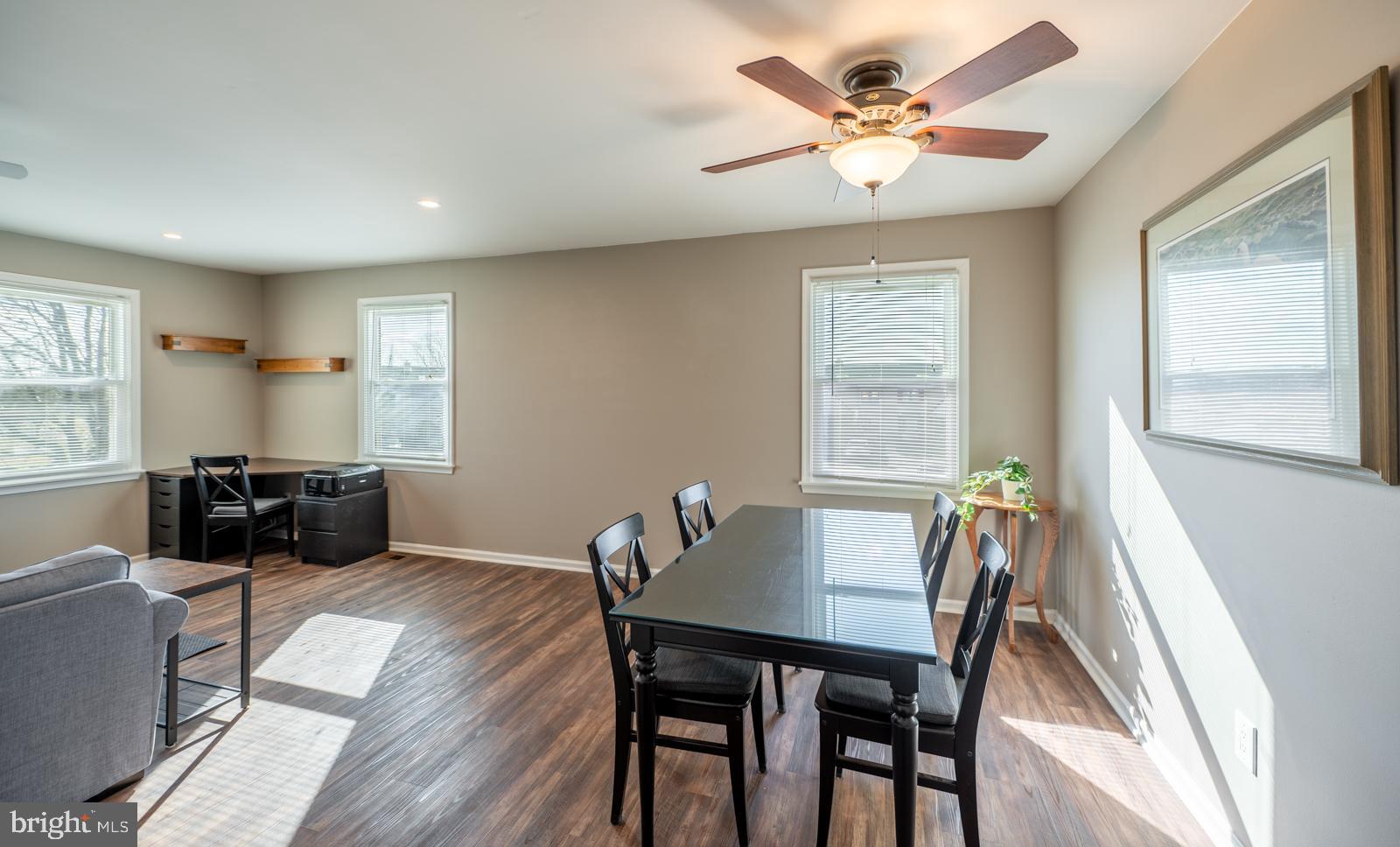 TRENT MANOR - Residential