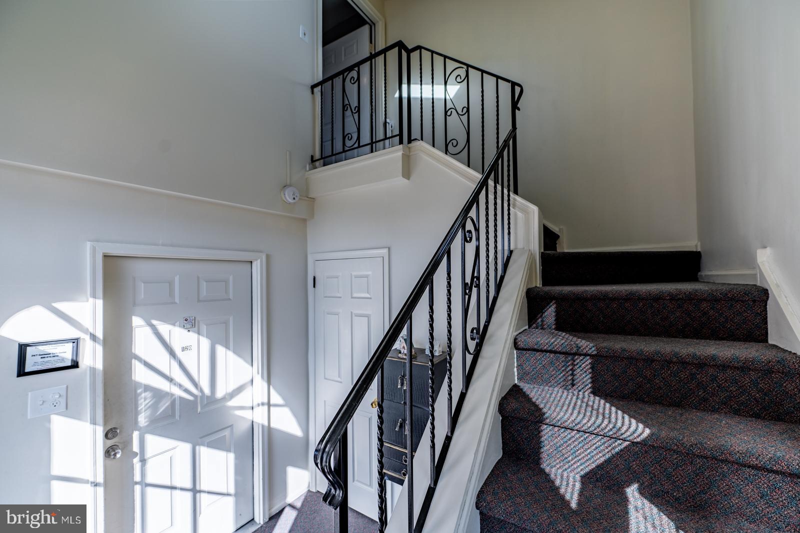 TRENT MANOR - Residential