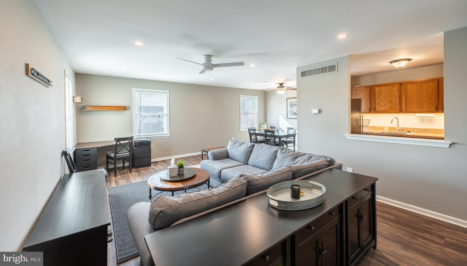 TRENT MANOR - Residential