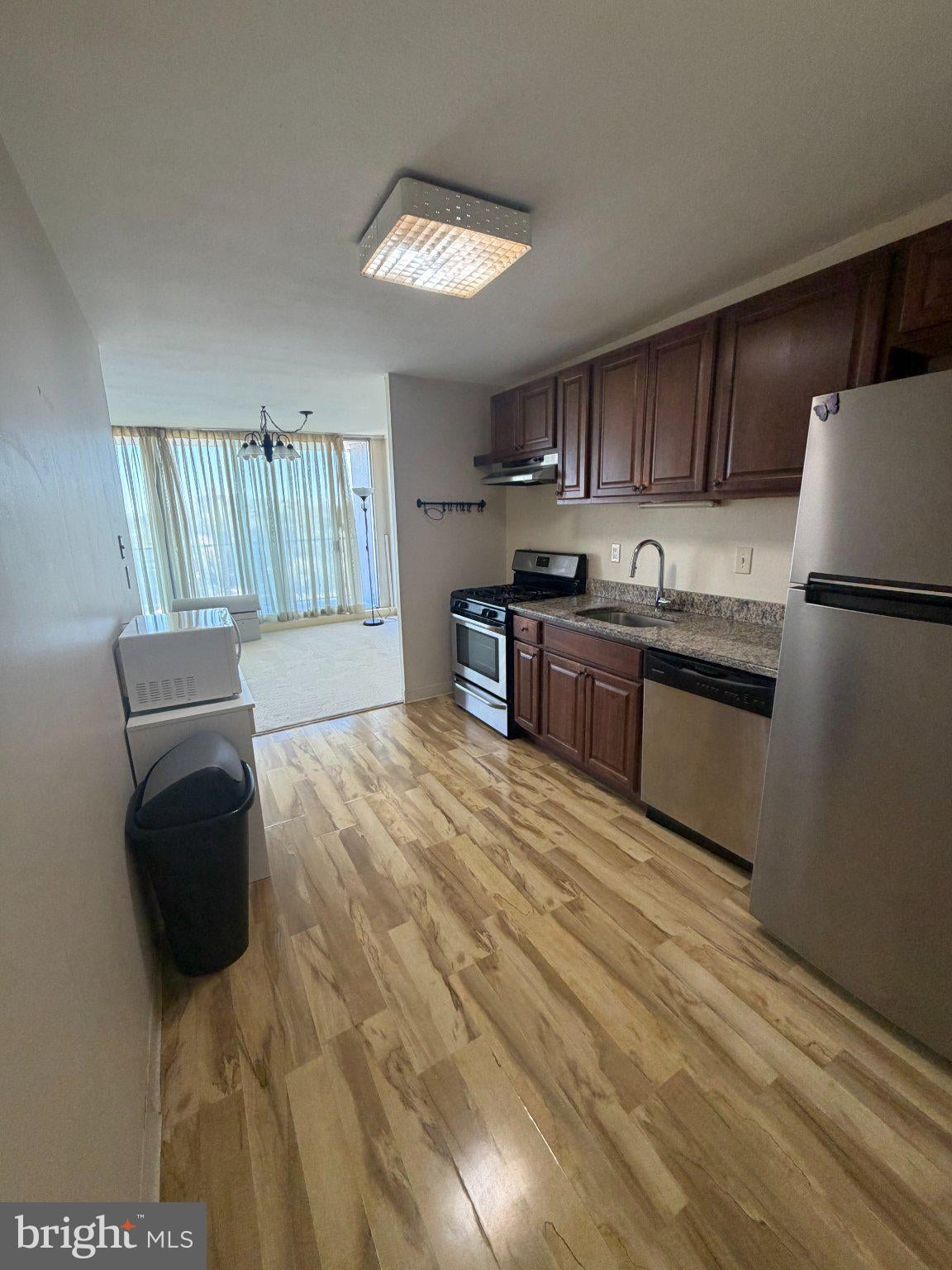 3900 FORD ROAD 00 9B