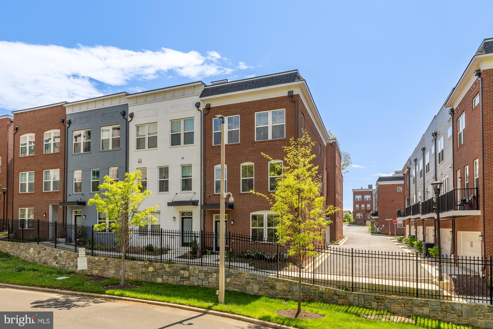 452 ALTEZZA DRIVE NE