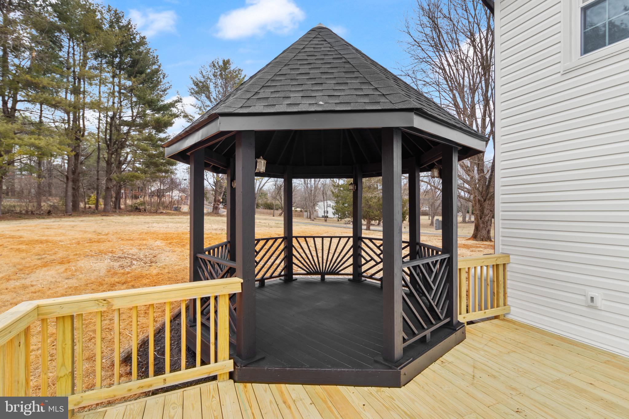 CRESCENT HILLS ESTATES - Residential