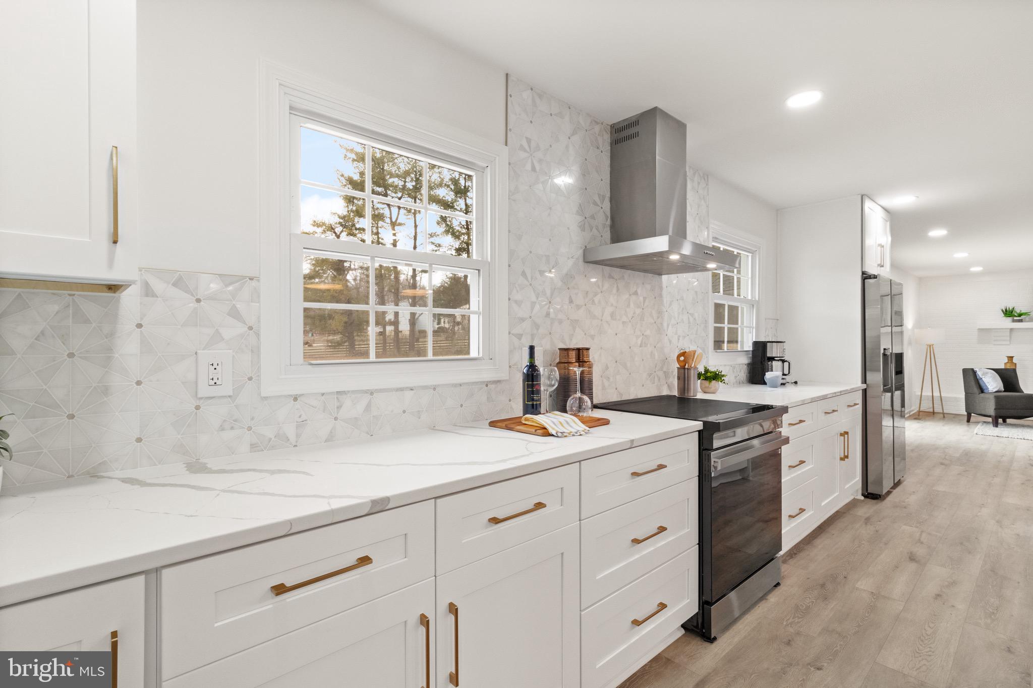 CRESCENT HILLS ESTATES - Residential