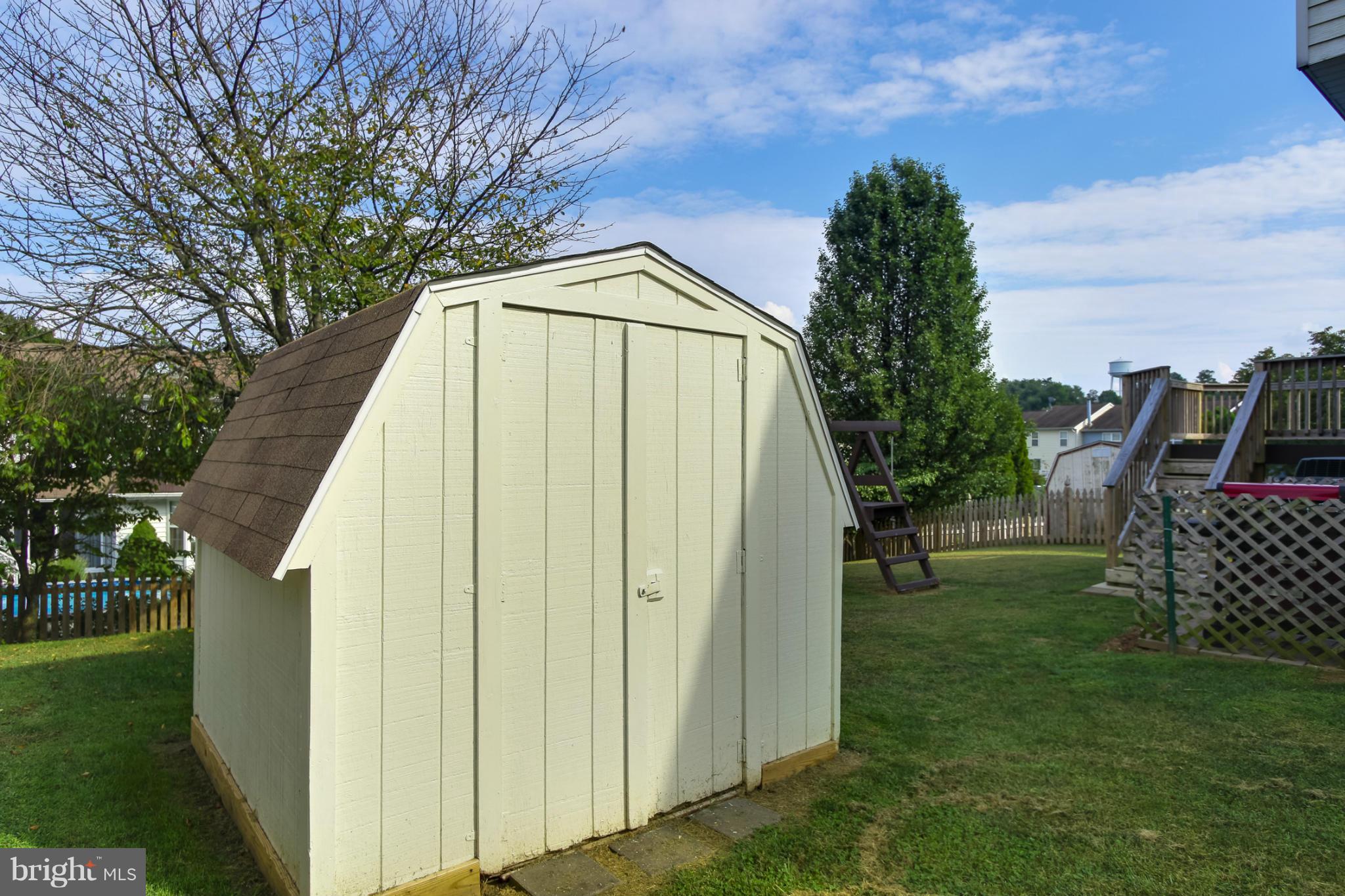 SMALL CROSSINGS - Residential