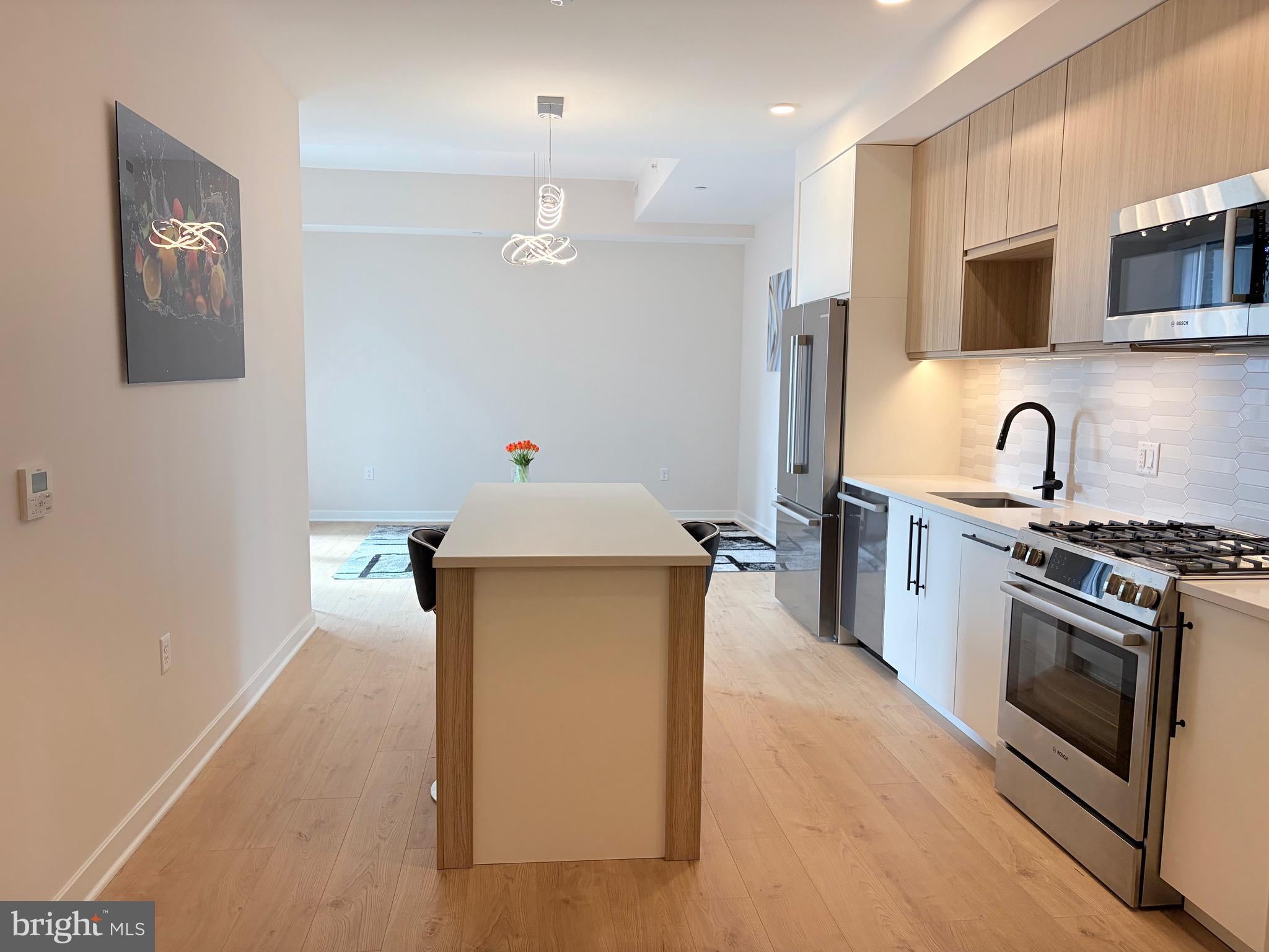 255 W FALLS STATION BOULEVARD 1006