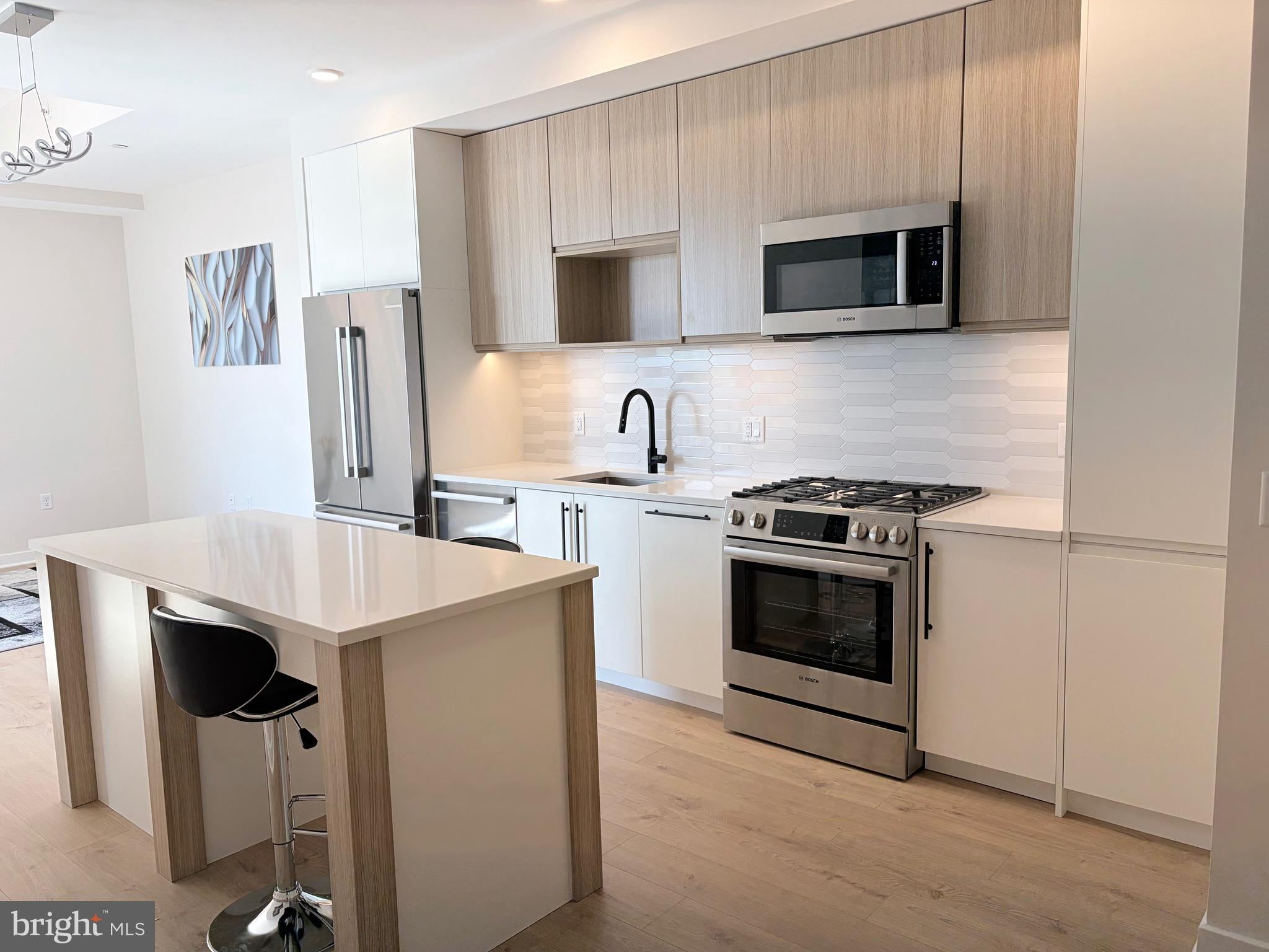 255 W FALLS STATION BOULEVARD 1006