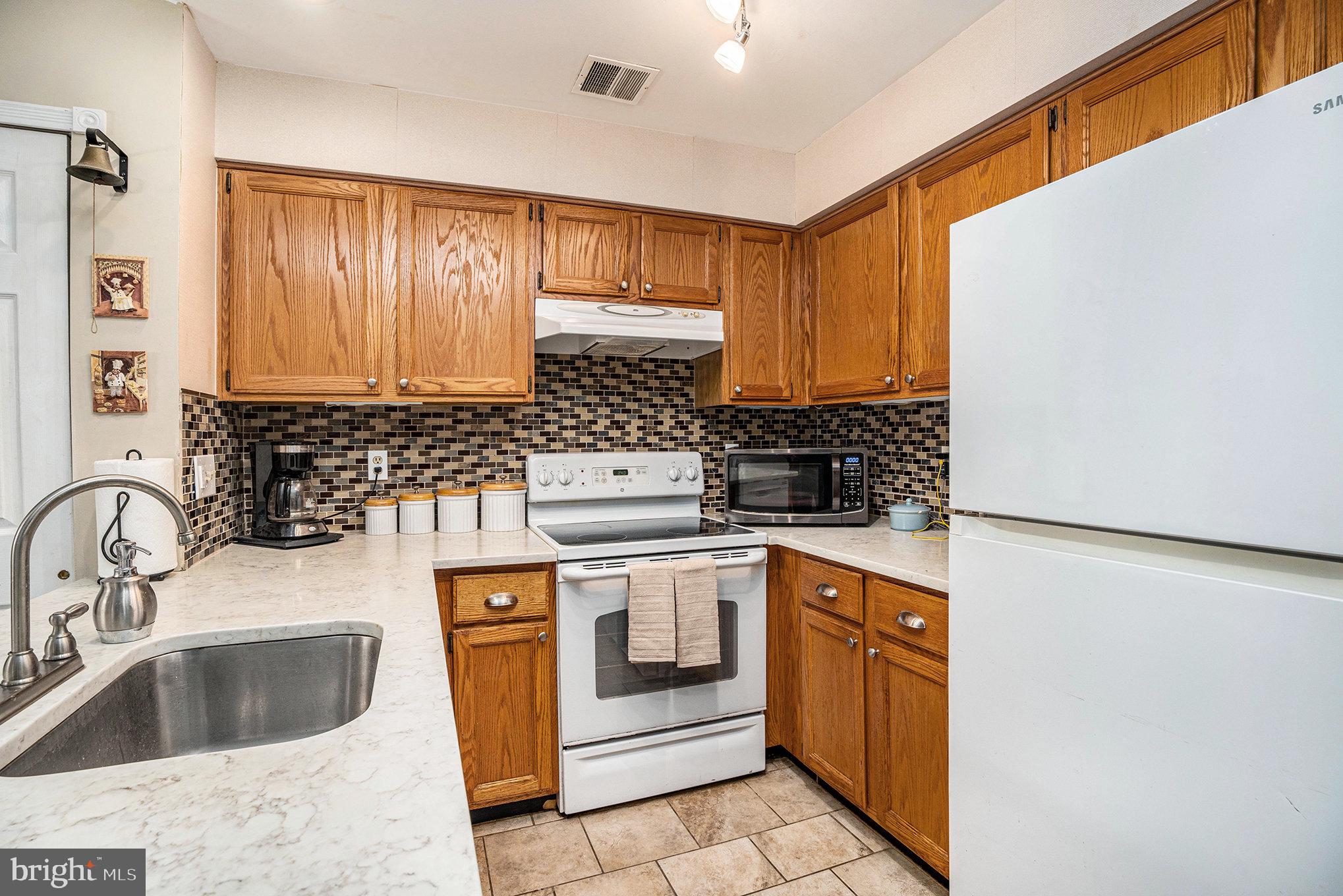 THE HIGHLANDS - Residential