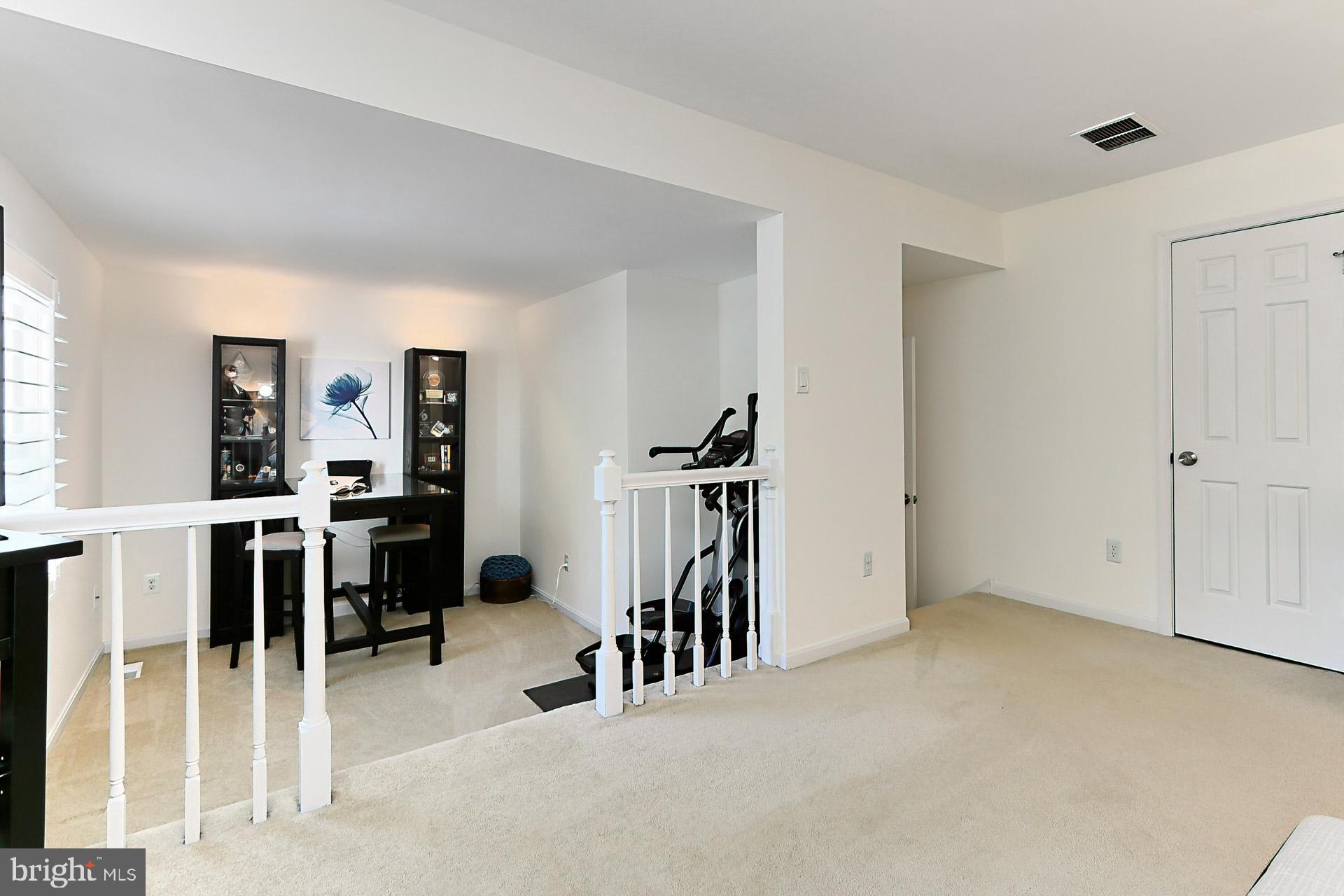 FAIRFAX STATION - Residential