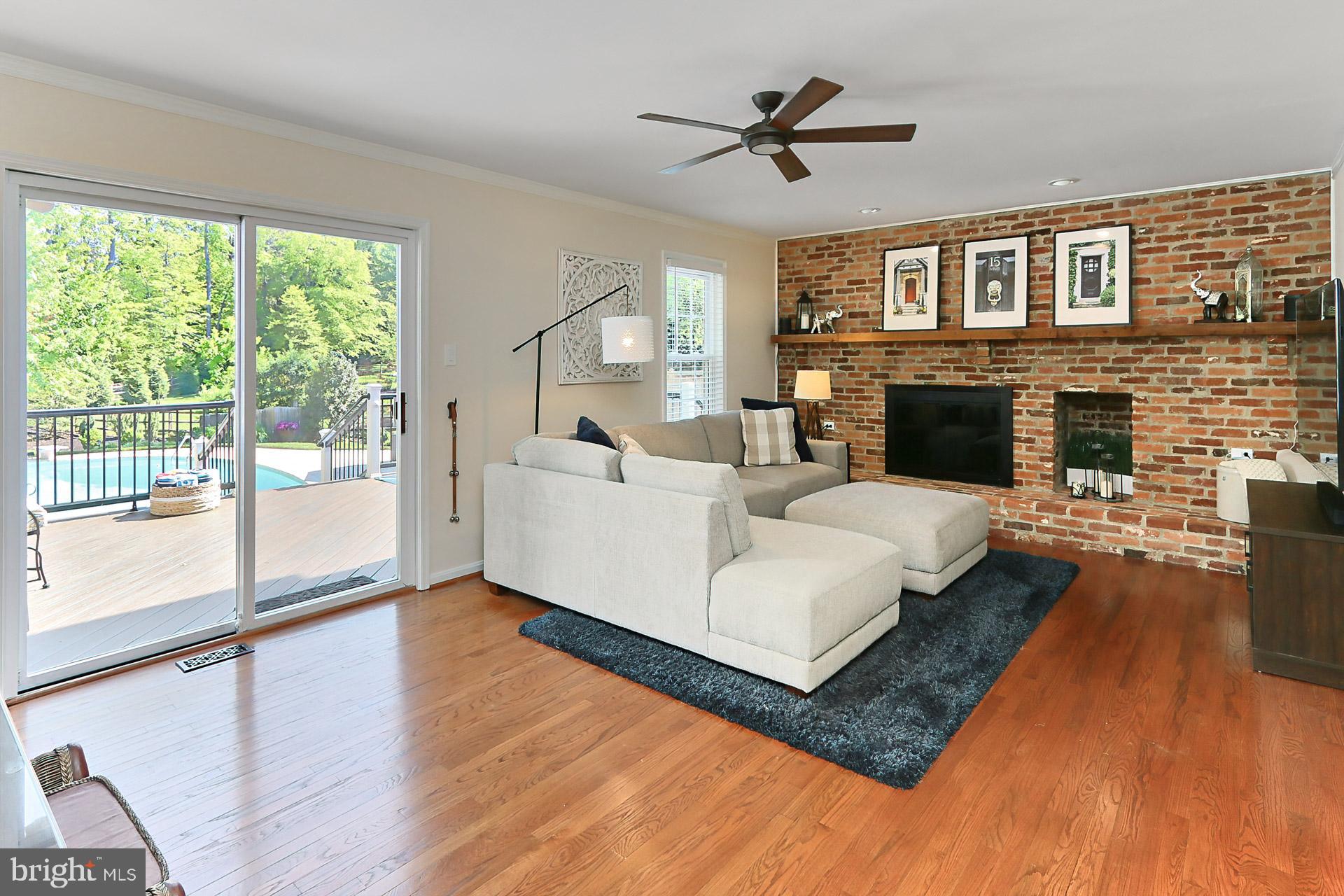 FAIRFAX STATION - Residential