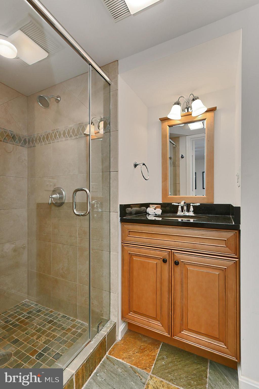 FAIRFAX STATION - Residential