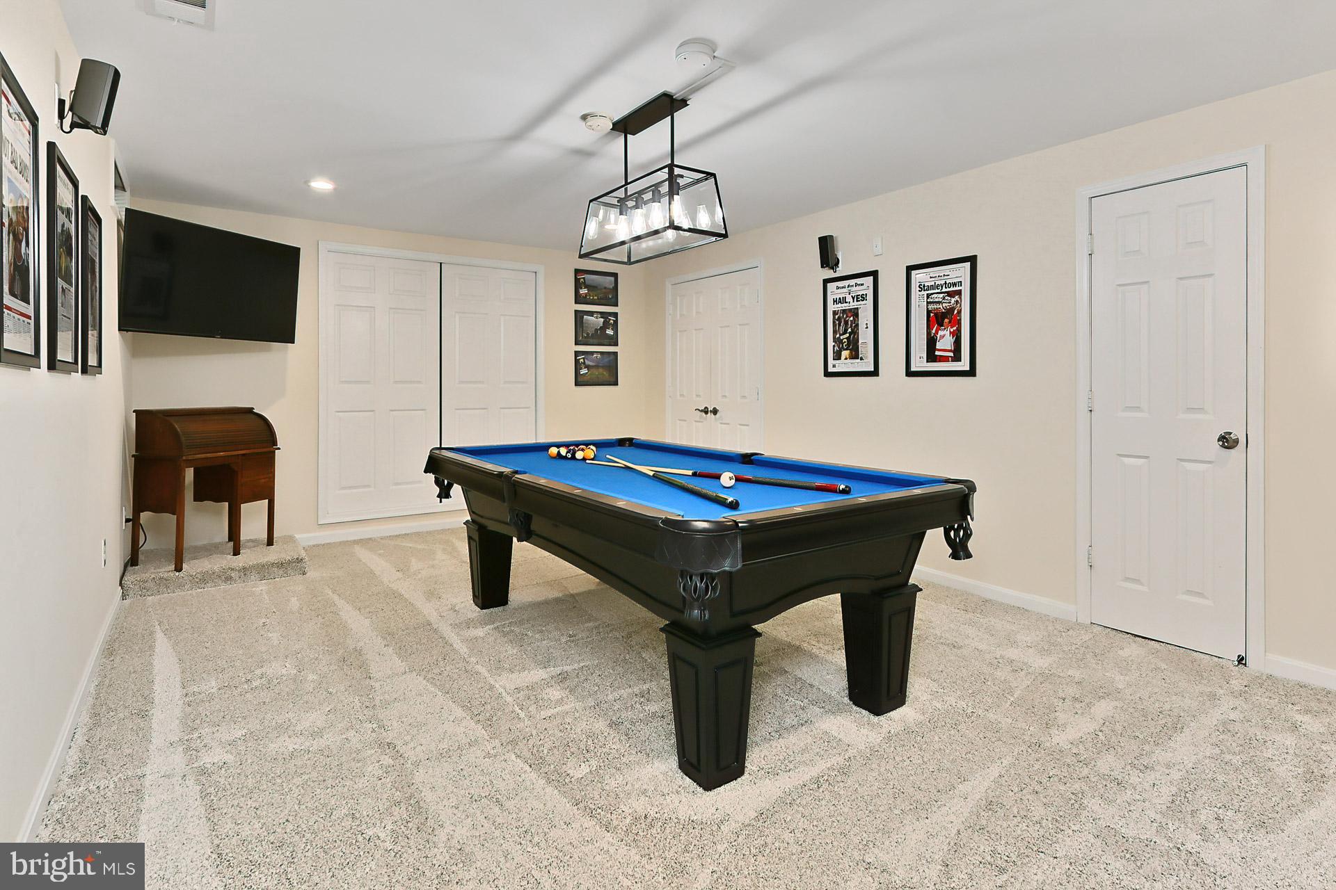 FAIRFAX STATION - Residential