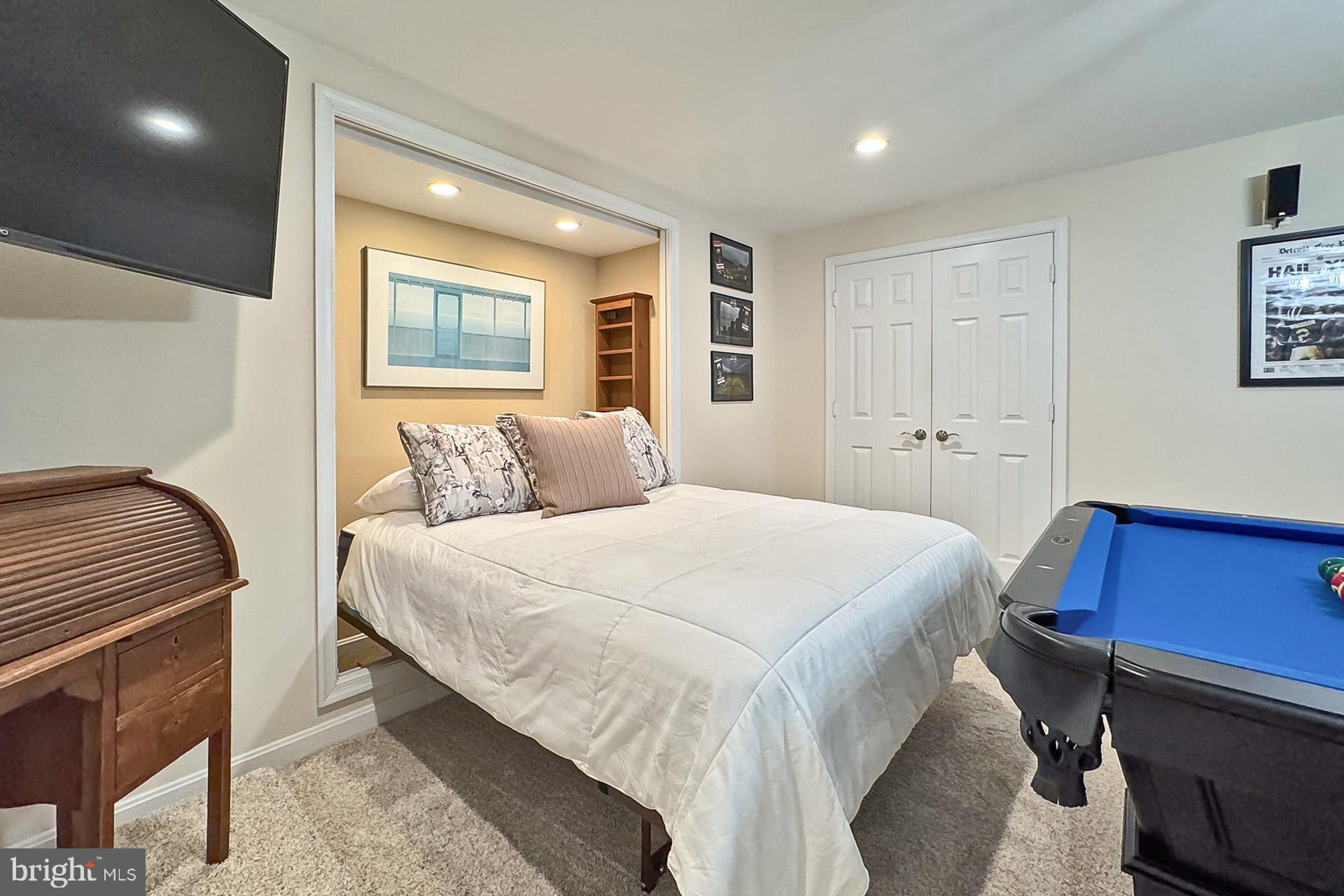 FAIRFAX STATION - Residential