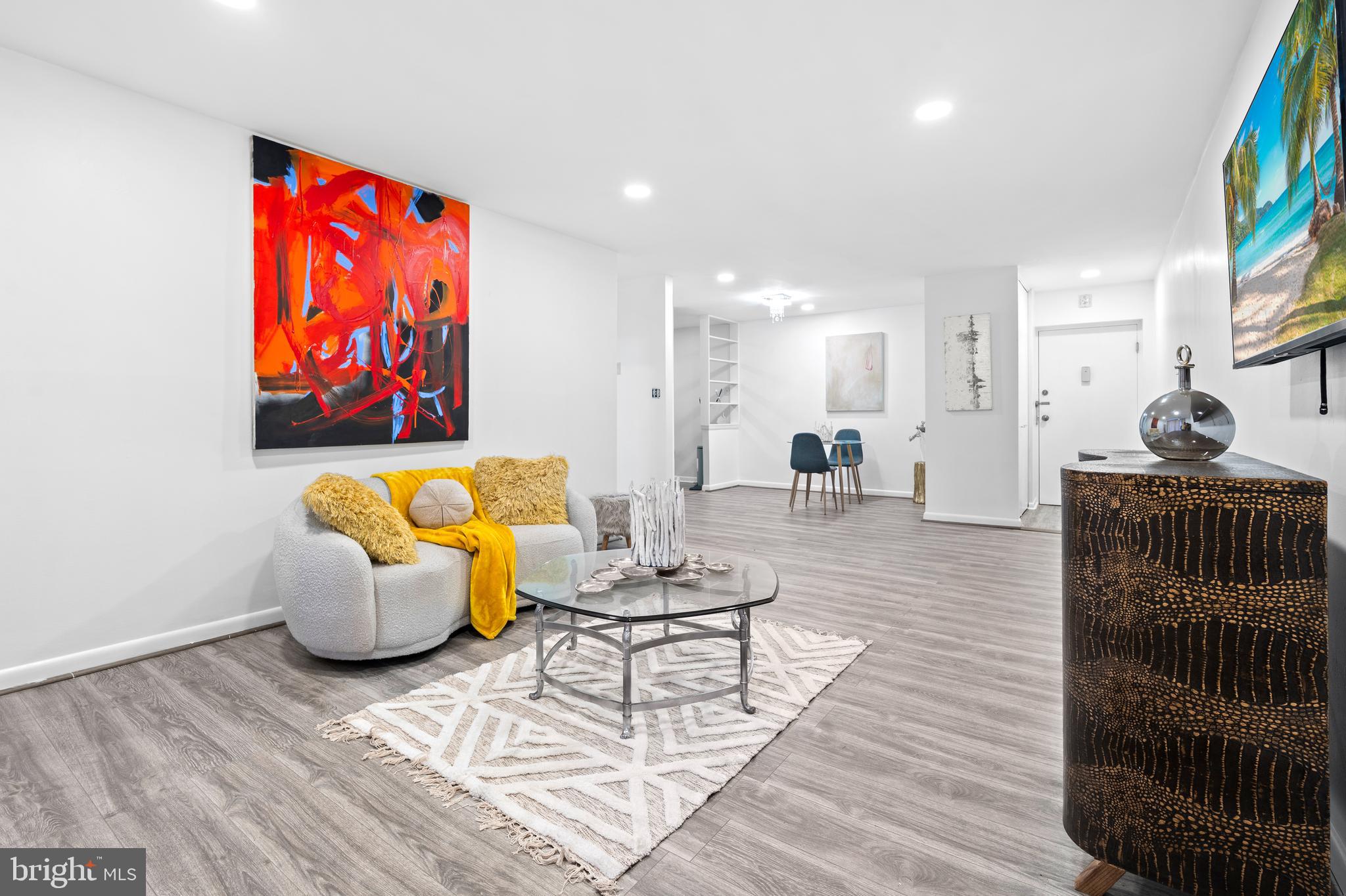 130 SLADE AVENUE 201