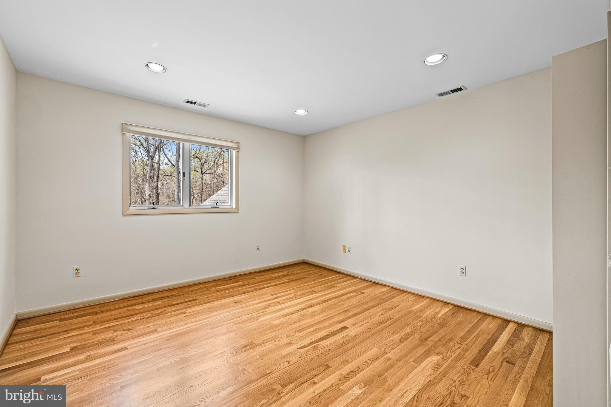 WOODSYDE HEIGHTS - Residential