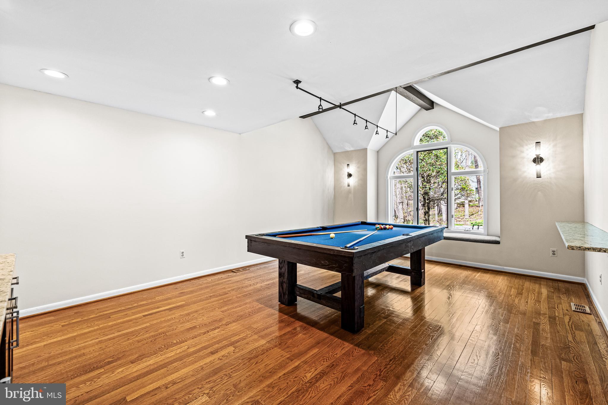 WOODSYDE HEIGHTS - Residential