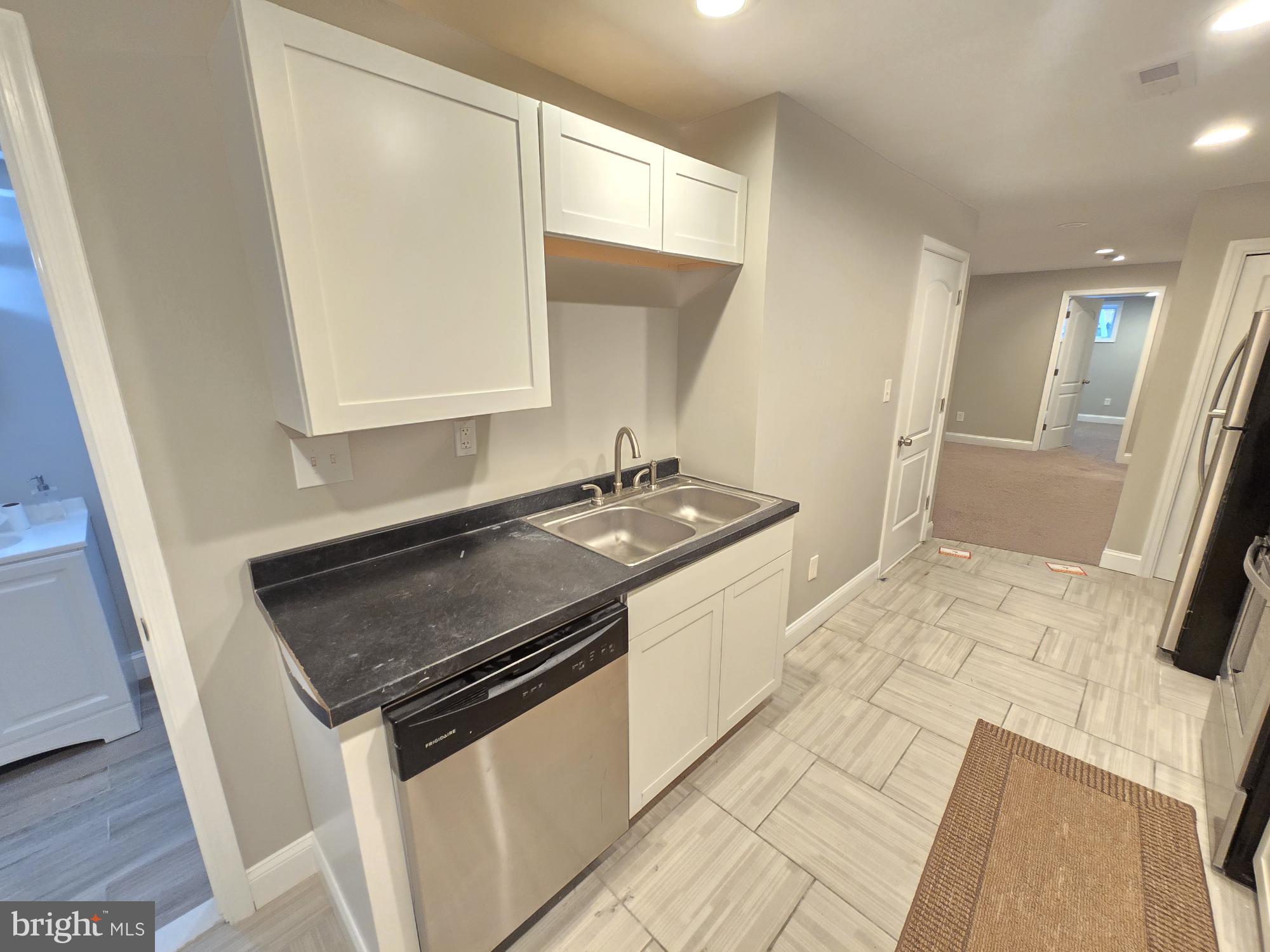JOSEPH LEE - Residential Lease